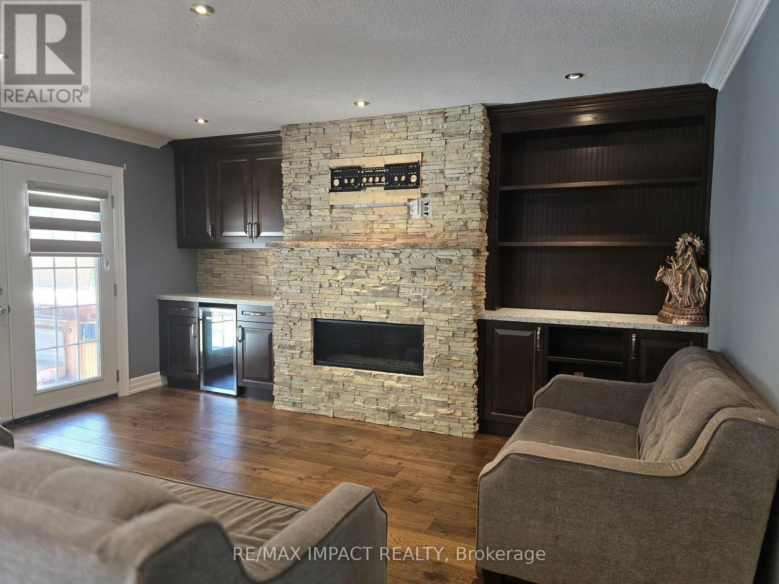 28 Fairmeadow Place E, Whitby, Ontario  L1N 8W5 - Photo 13 - E12437381