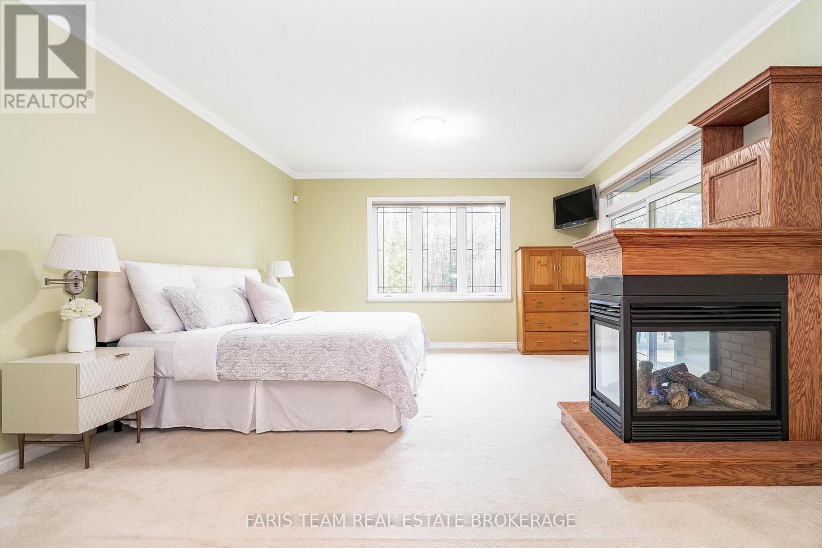 138 Knox Road E, Wasaga Beach, Ontario  L9Z 2T5 - Photo 22 - S12437128