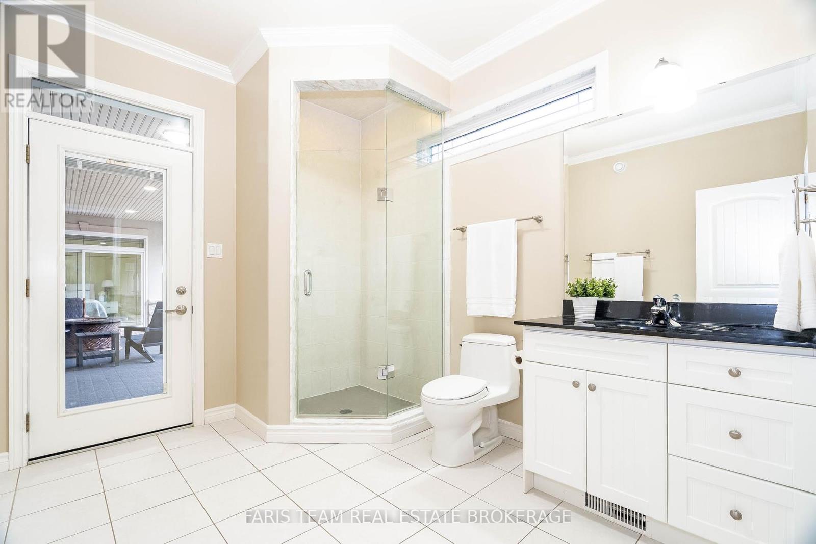 138 Knox Road E, Wasaga Beach, Ontario  L9Z 2T5 - Photo 25 - S12437128
