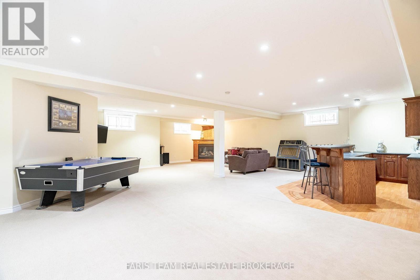 138 Knox Road E, Wasaga Beach, Ontario  L9Z 2T5 - Photo 32 - S12437128