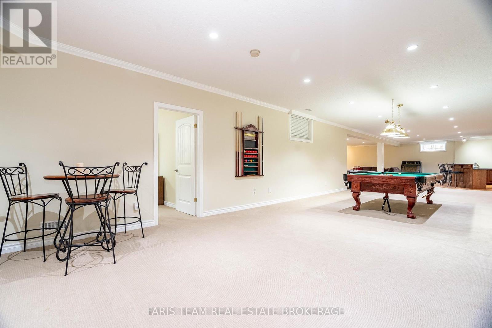 138 Knox Road E, Wasaga Beach, Ontario  L9Z 2T5 - Photo 35 - S12437128
