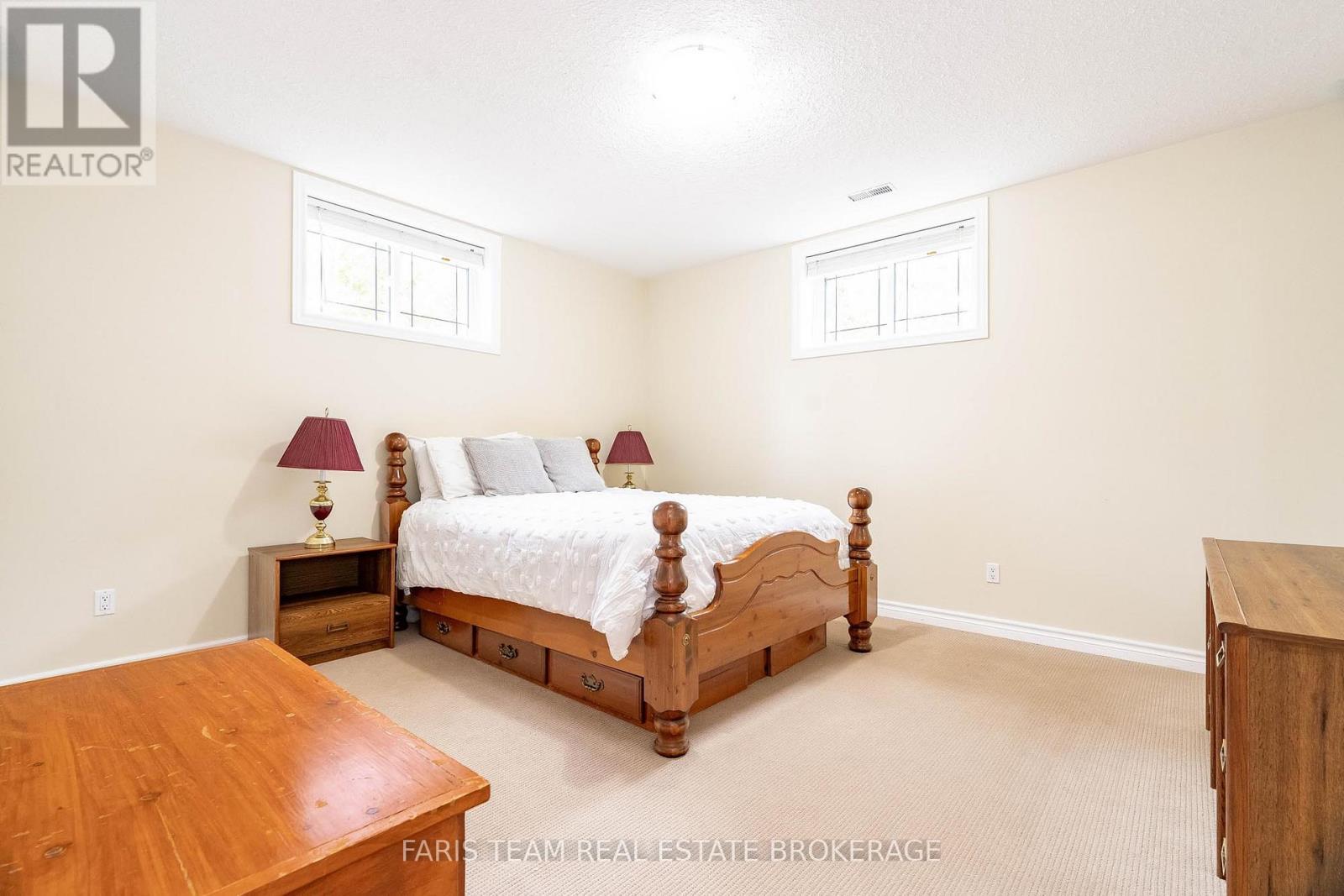138 Knox Road E, Wasaga Beach, Ontario  L9Z 2T5 - Photo 36 - S12437128