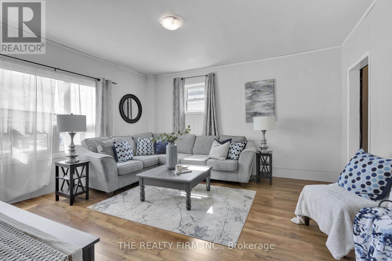 278 Upper Queen Avenue, Thames Centre (Thorndale), Ontario  N0M 2P0 - Photo 12 - X12437431