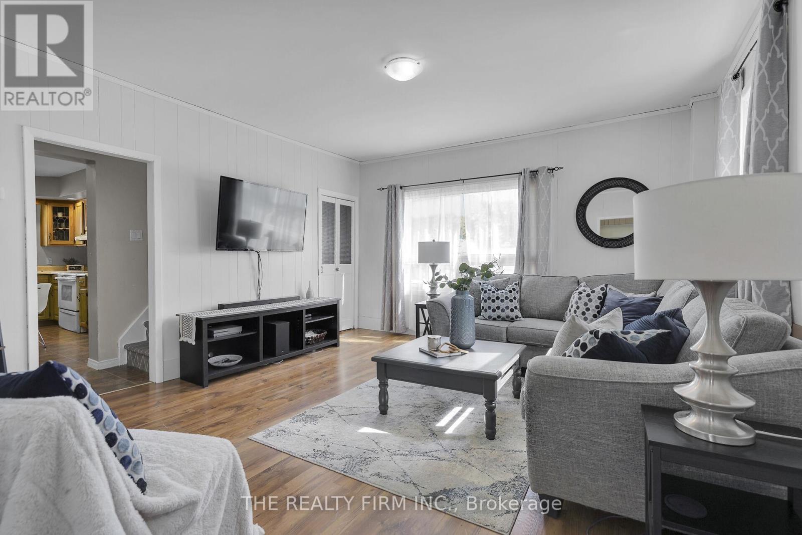 278 Upper Queen Avenue, Thames Centre (Thorndale), Ontario  N0M 2P0 - Photo 14 - X12437431