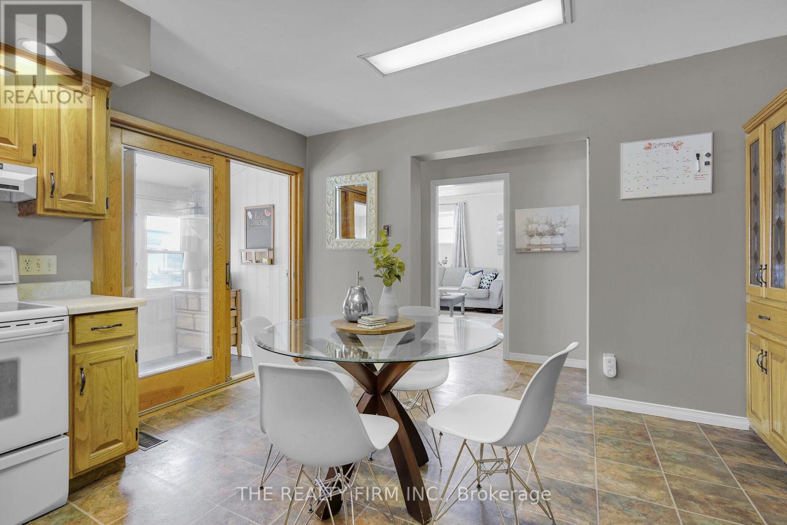 278 Upper Queen Avenue, Thames Centre (Thorndale), Ontario  N0M 2P0 - Photo 16 - X12437431