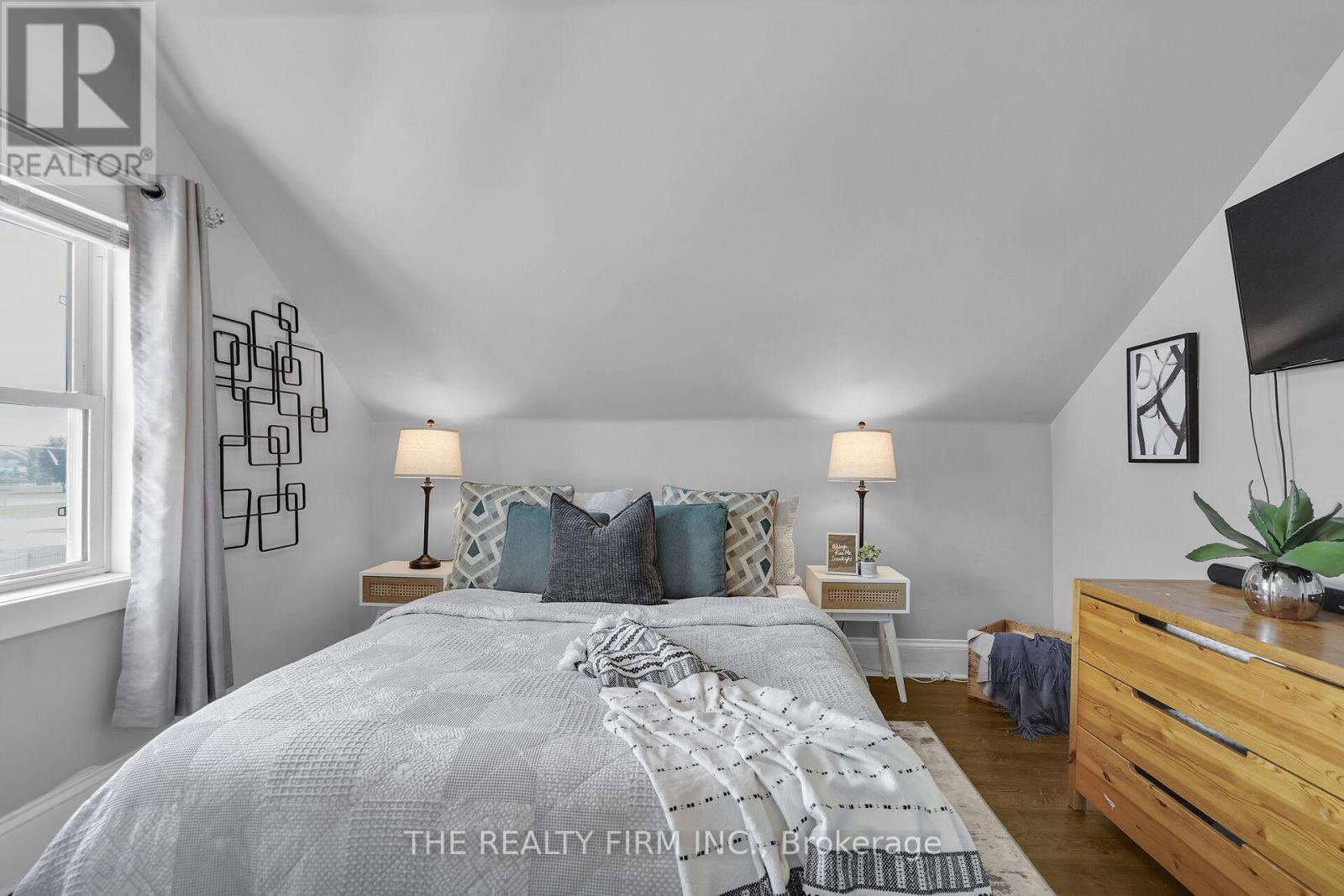 278 Upper Queen Avenue, Thames Centre (Thorndale), Ontario  N0M 2P0 - Photo 21 - X12437431