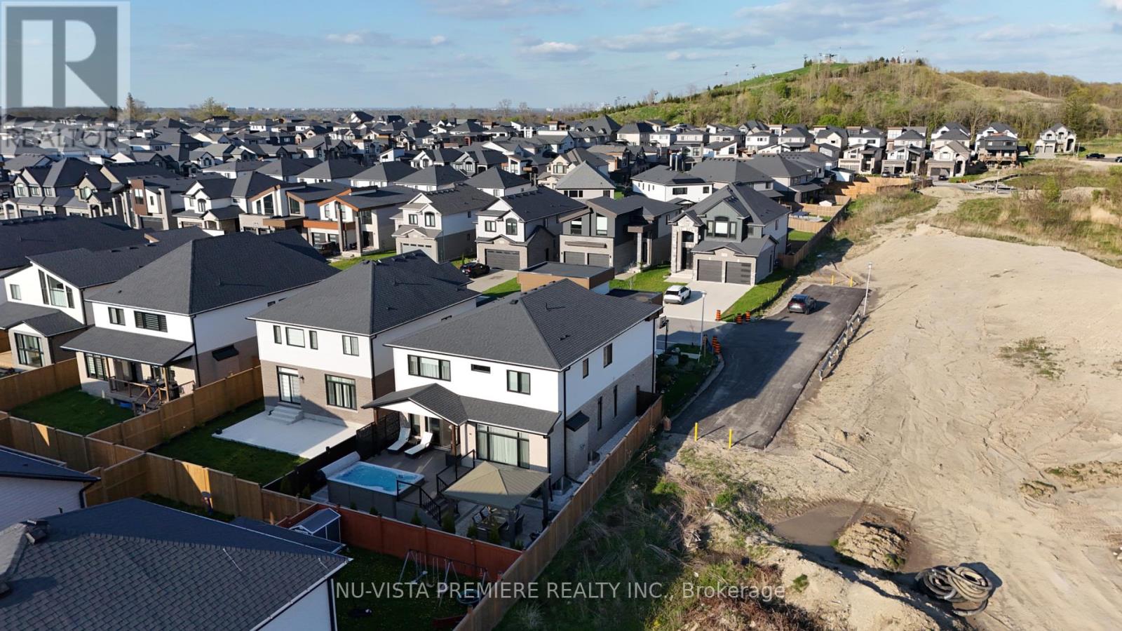 1795 Brayford Avenue, London South, Ontario  N6K 0H4 - Photo 47 - X12437489
