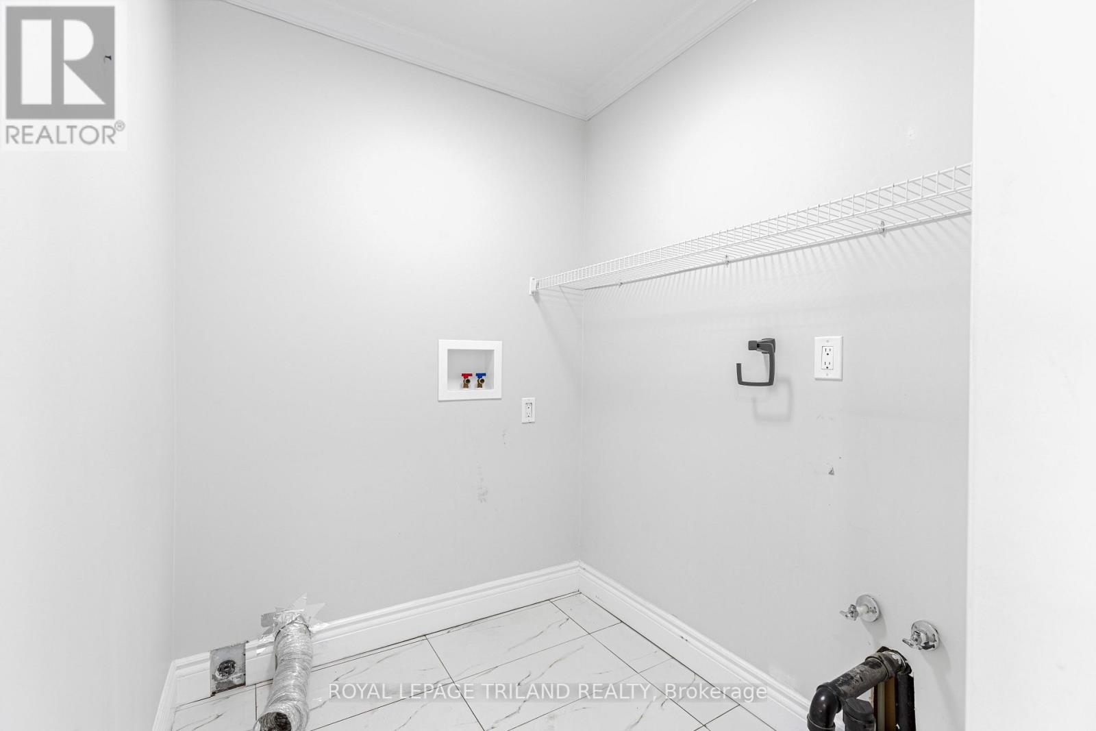 39 - 30 Clarendon Crescent, London South, Ontario  N6C 5Y1 - Photo 6 - X12437539
