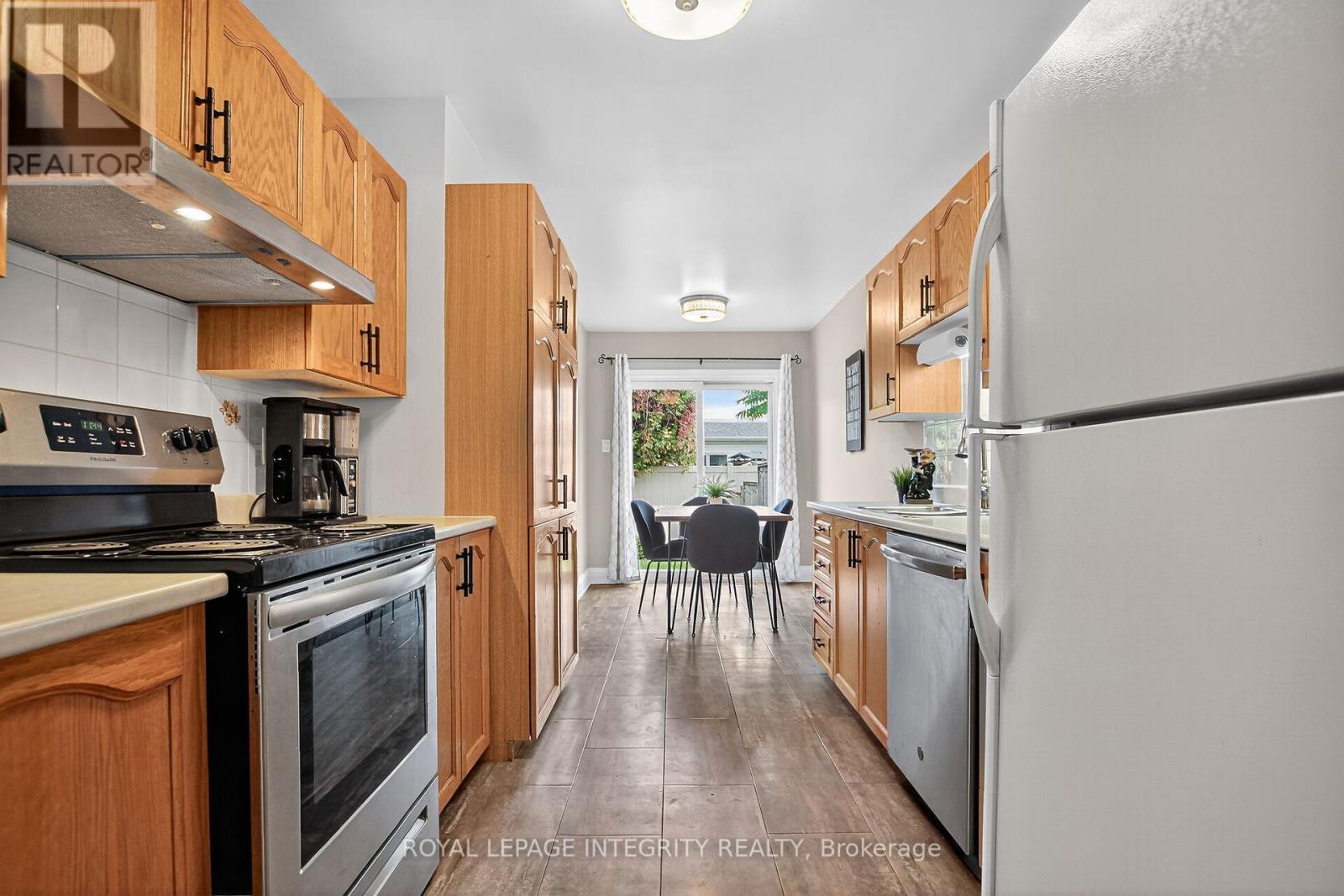 13 Roblyn Way, Ottawa, Ontario  K2G 5Z4 - Photo 11 - X12430706