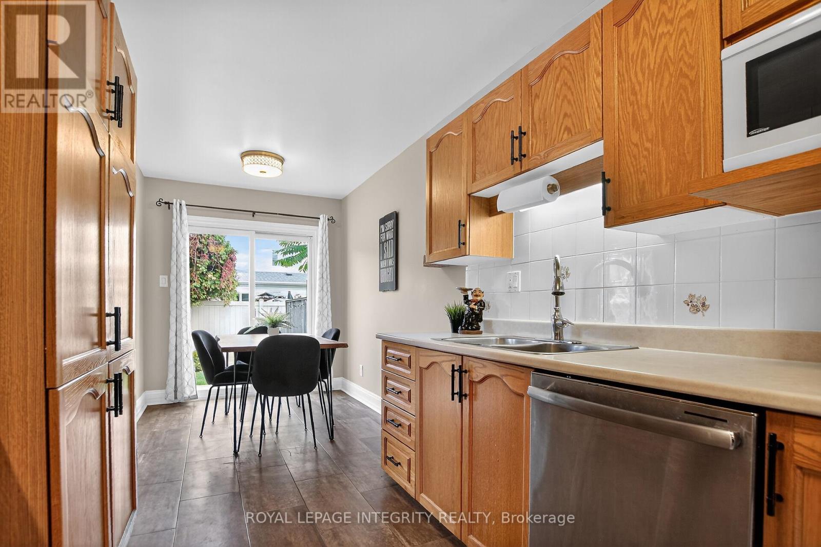 13 Roblyn Way, Ottawa, Ontario  K2G 5Z4 - Photo 13 - X12430706