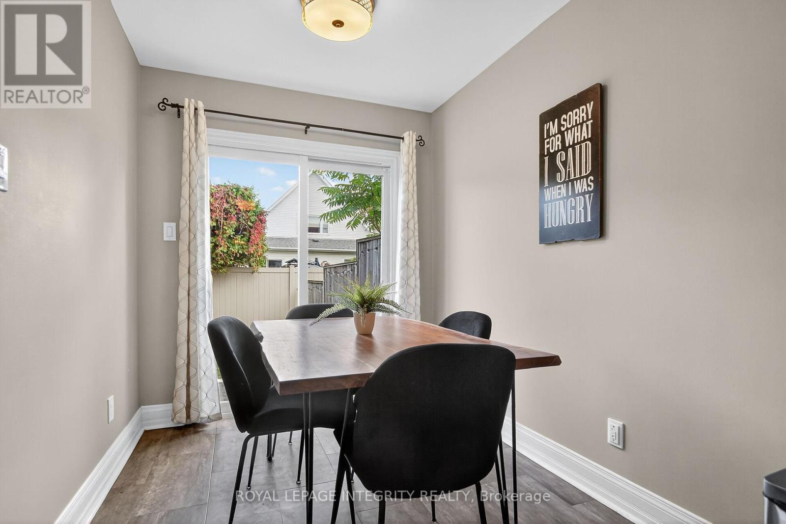 13 Roblyn Way, Ottawa, Ontario  K2G 5Z4 - Photo 15 - X12430706