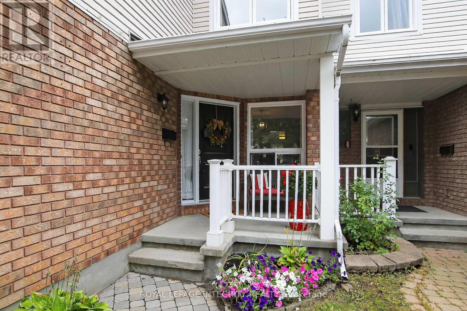 13 Roblyn Way, Ottawa, Ontario  K2G 5Z4 - Photo 2 - X12430706