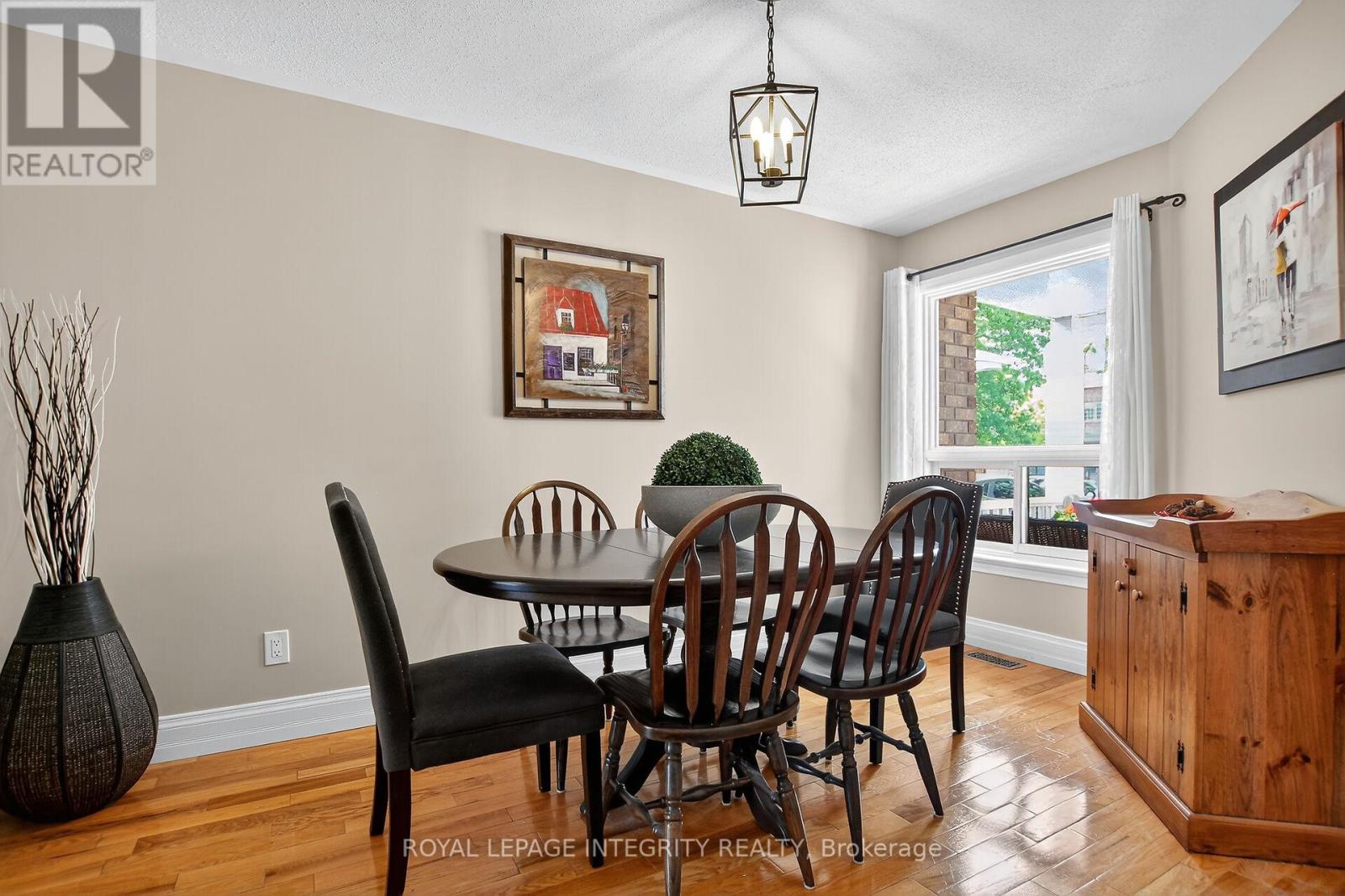 13 Roblyn Way, Ottawa, Ontario  K2G 5Z4 - Photo 5 - X12430706