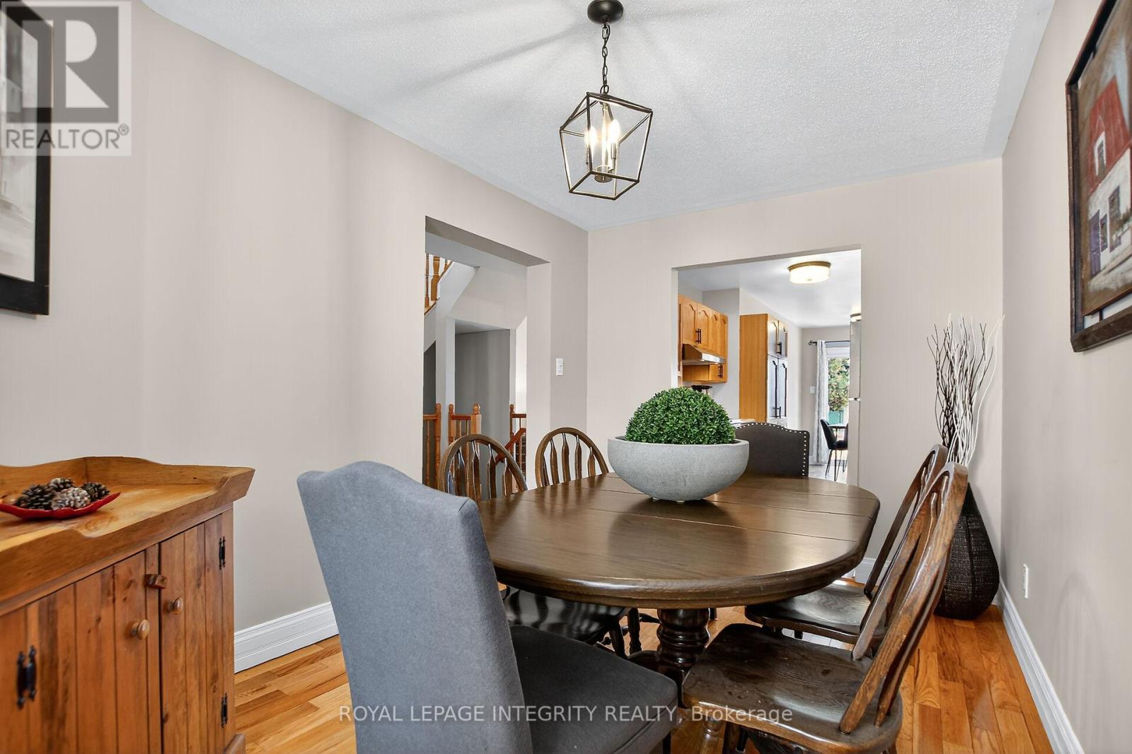 13 Roblyn Way, Ottawa, Ontario  K2G 5Z4 - Photo 7 - X12430706