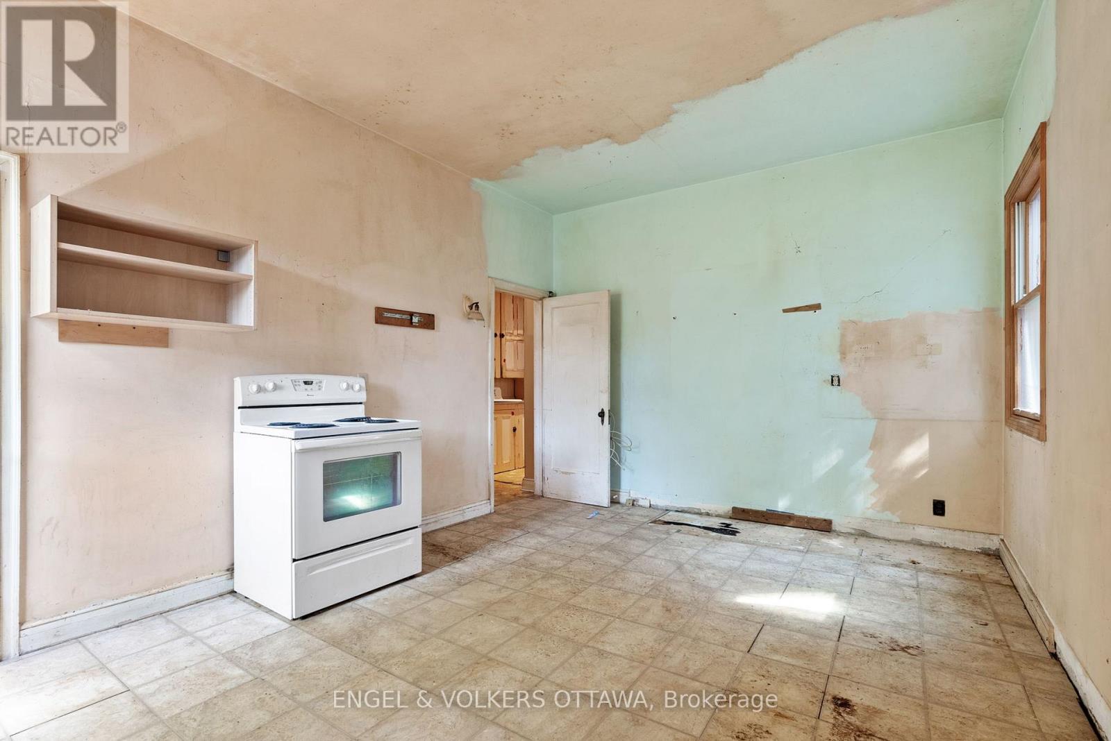 164 Bayswater Avenue, Ottawa, Ontario  K1Y 2G3 - Photo 11 - X12437448
