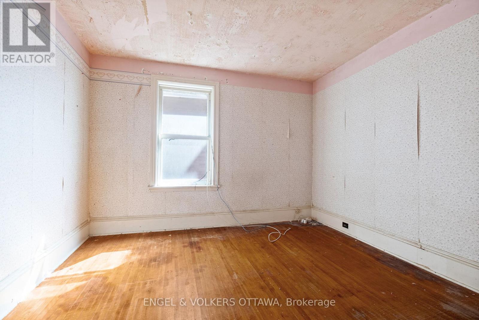 164 Bayswater Avenue, Ottawa, Ontario  K1Y 2G3 - Photo 13 - X12437448