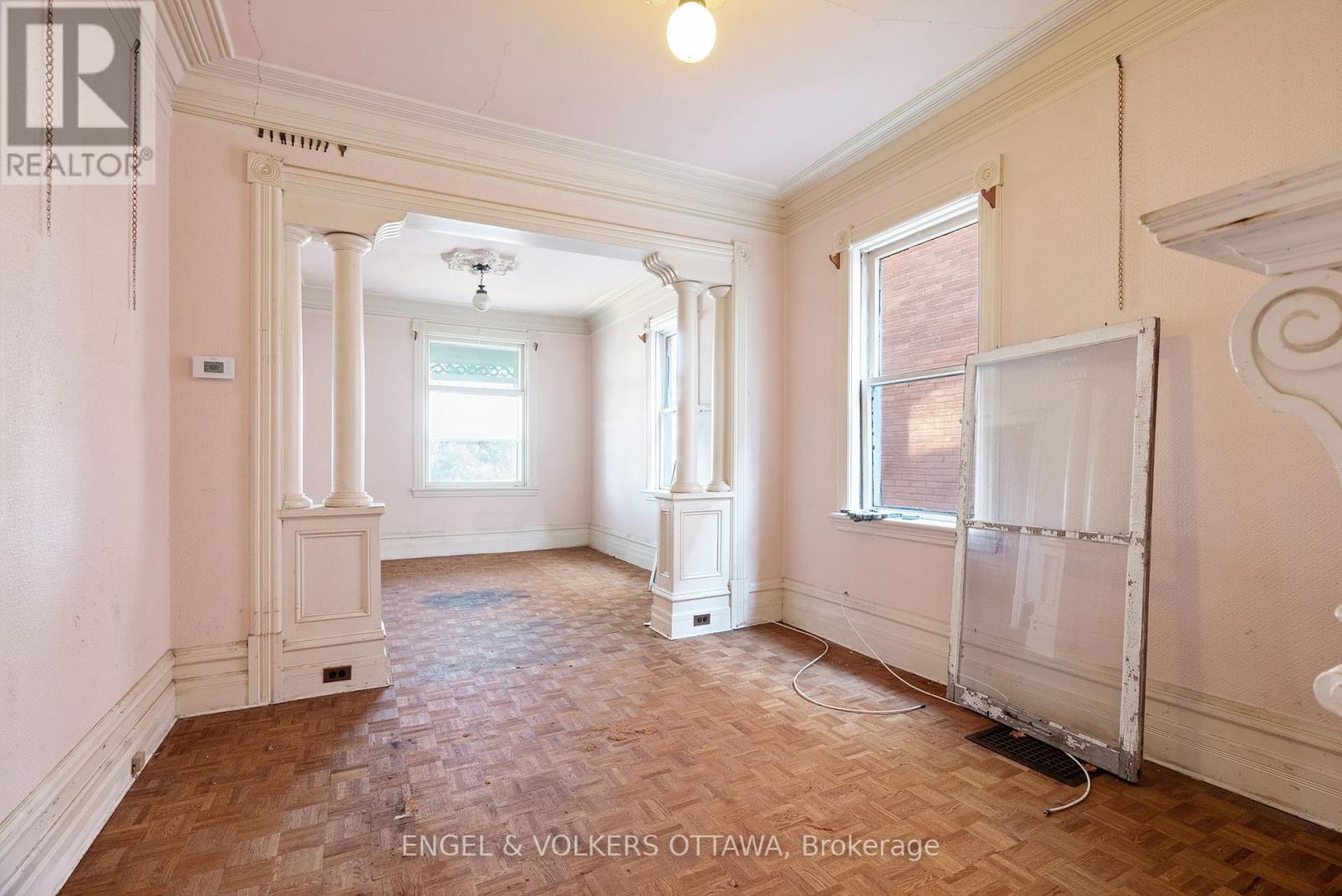 164 Bayswater Avenue, Ottawa, Ontario  K1Y 2G3 - Photo 6 - X12437448