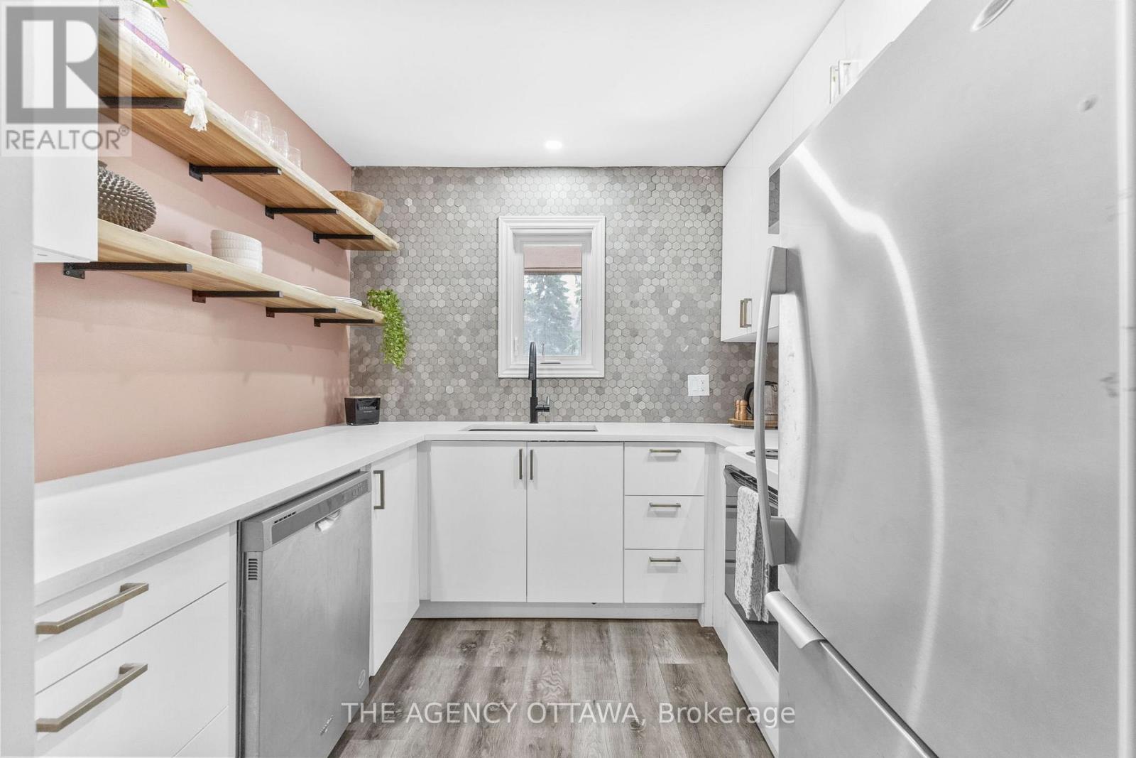 602 Seyton Drive, Ottawa, Ontario  K2H 7X5 - Photo 9 - X12437465