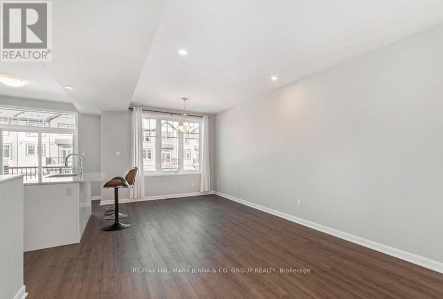 520 Galmoy Way, Ottawa, Ontario  K2J 6V1 - Photo 3 - X12437488