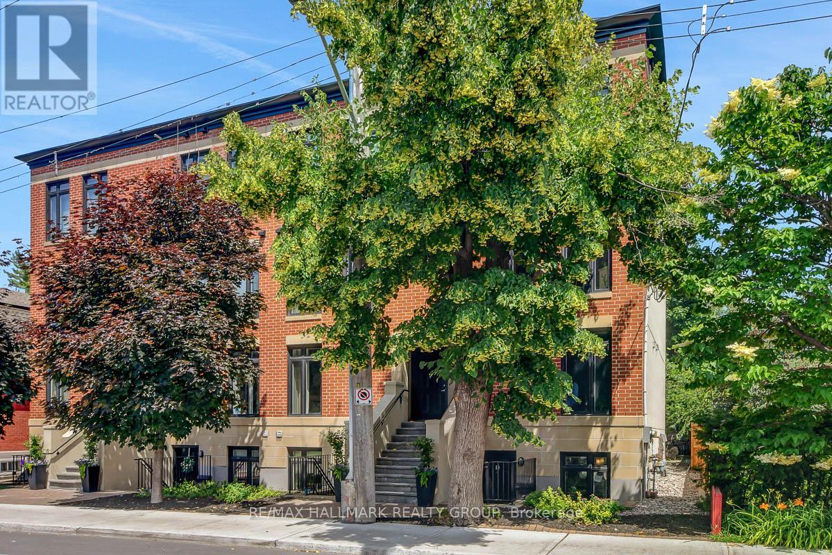 B - 29 Springfield Road, Ottawa, Ontario  K1M 1C8 - Photo 2 - X12437521