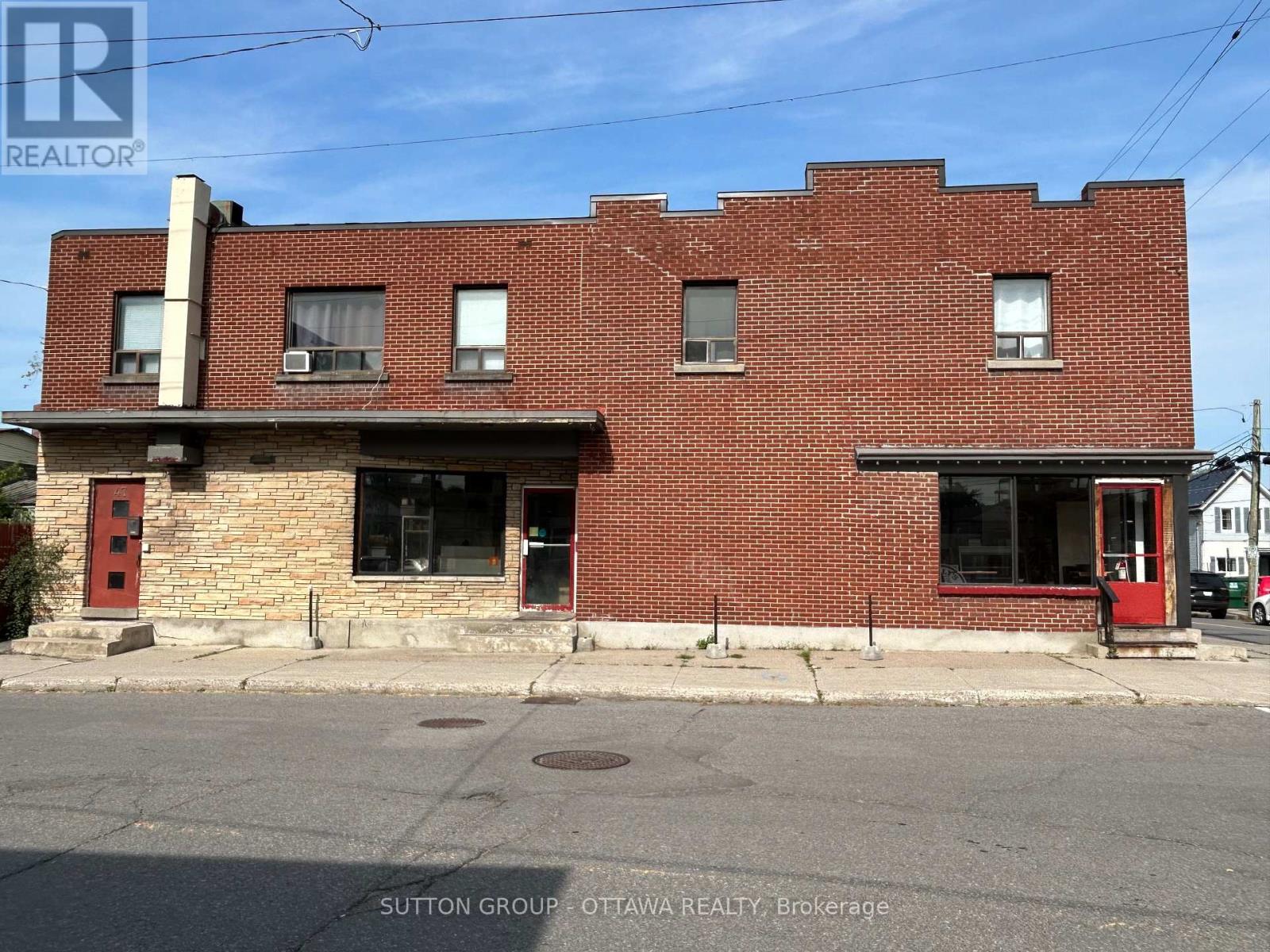 <h3>$4,500 Monthly</h3><p>45 Armstrong Street, Ottawa, Ontario</p>