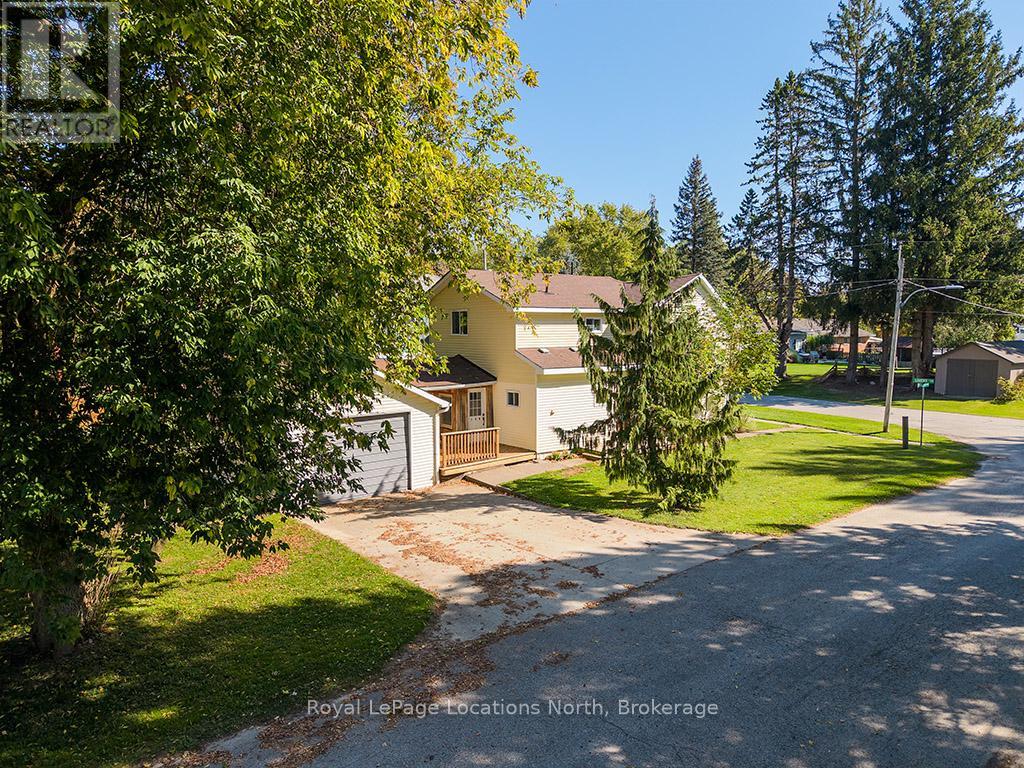 140 Loucks Lane, Chatsworth, Ontario  N0H 1G0 - Photo 2 - X12437538