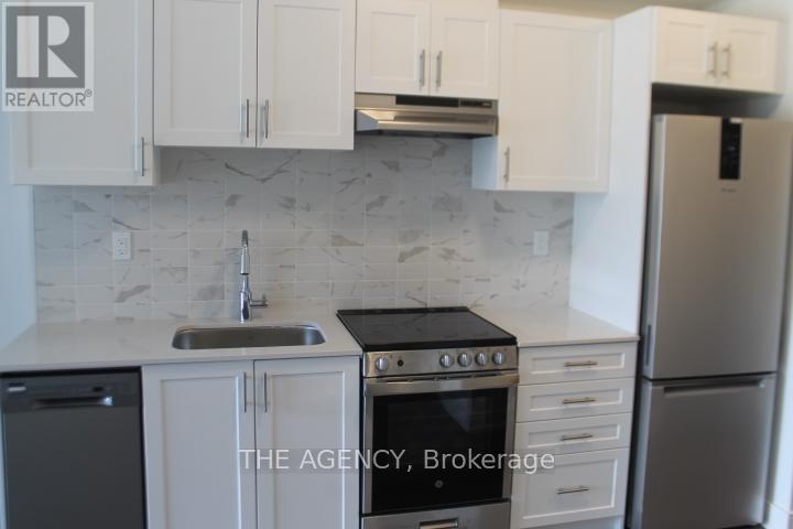 210 - 715 Davis Drive, Newmarket, Ontario  L3Y 0J2 - Photo 8 - N12437322