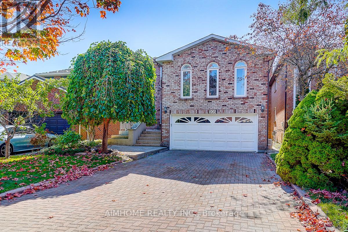 205 PINEWOOD DRIVE, Vaughan, Ontario