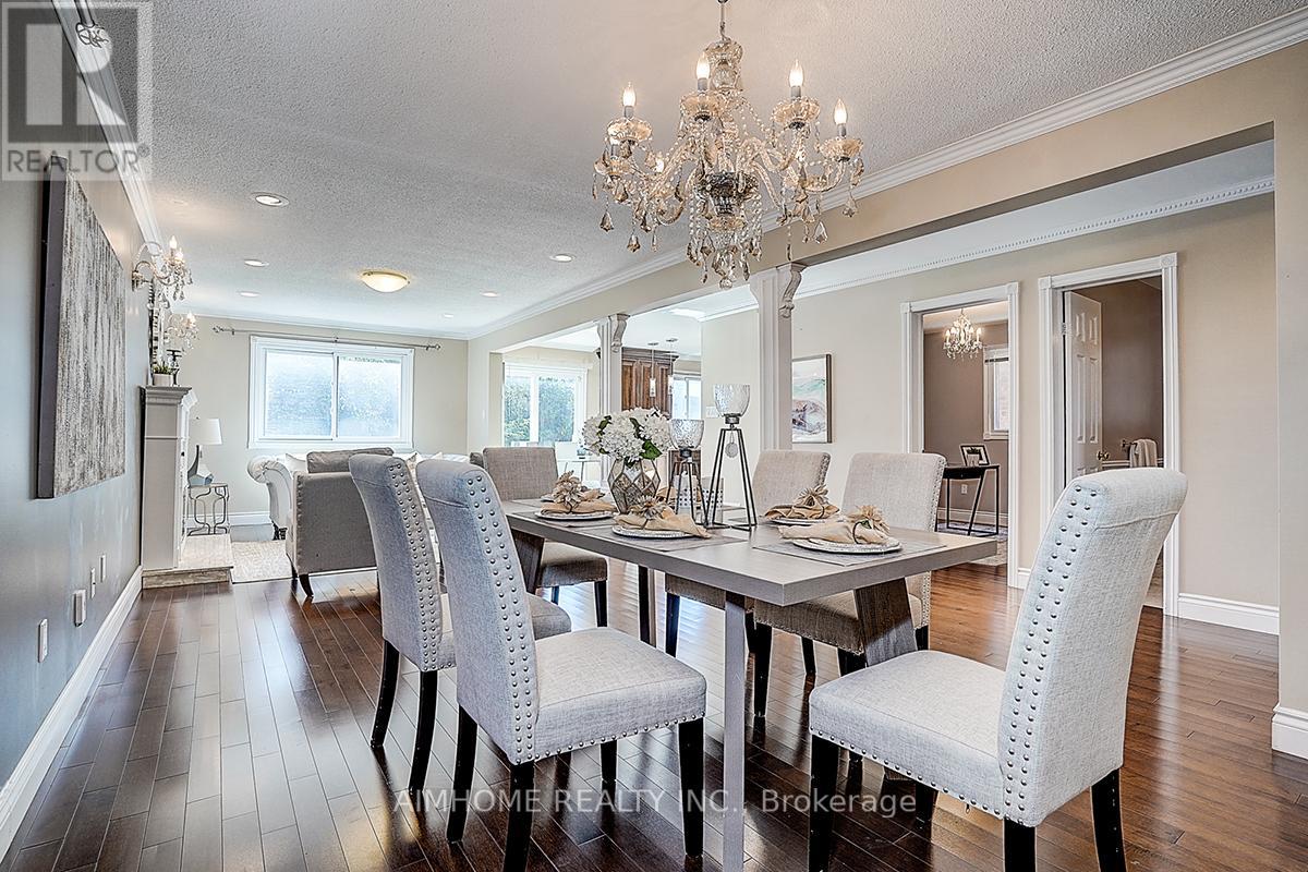 205 Pinewood Drive, Vaughan, Ontario  L4J 5R7 - Photo 6 - N12437336