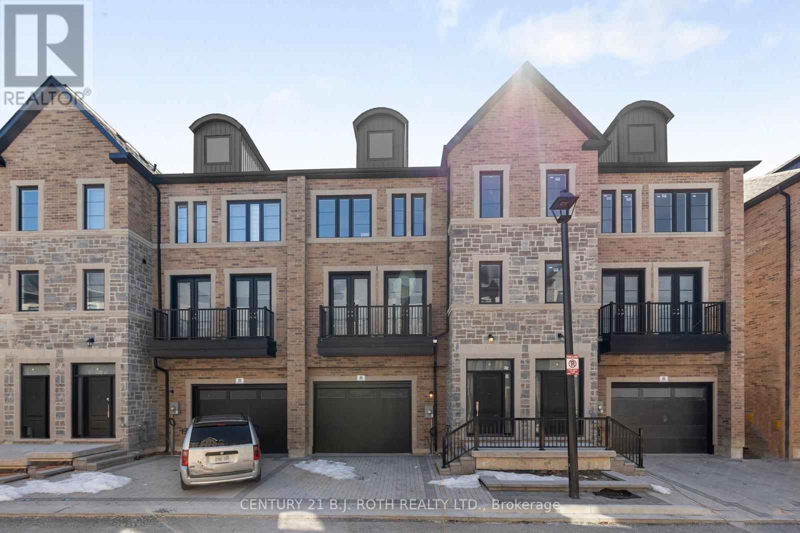 22 - 260 EAGLE STREET, Newmarket, Ontario