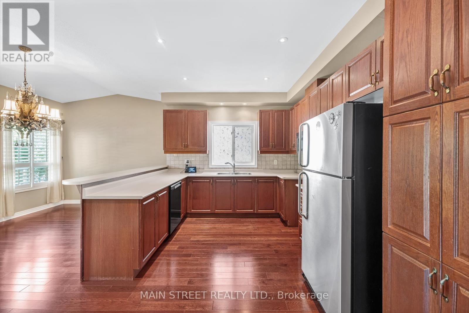 110 Tierra Avenue, Vaughan, Ontario  L6A 2Z4 - Photo 11 - N12437356