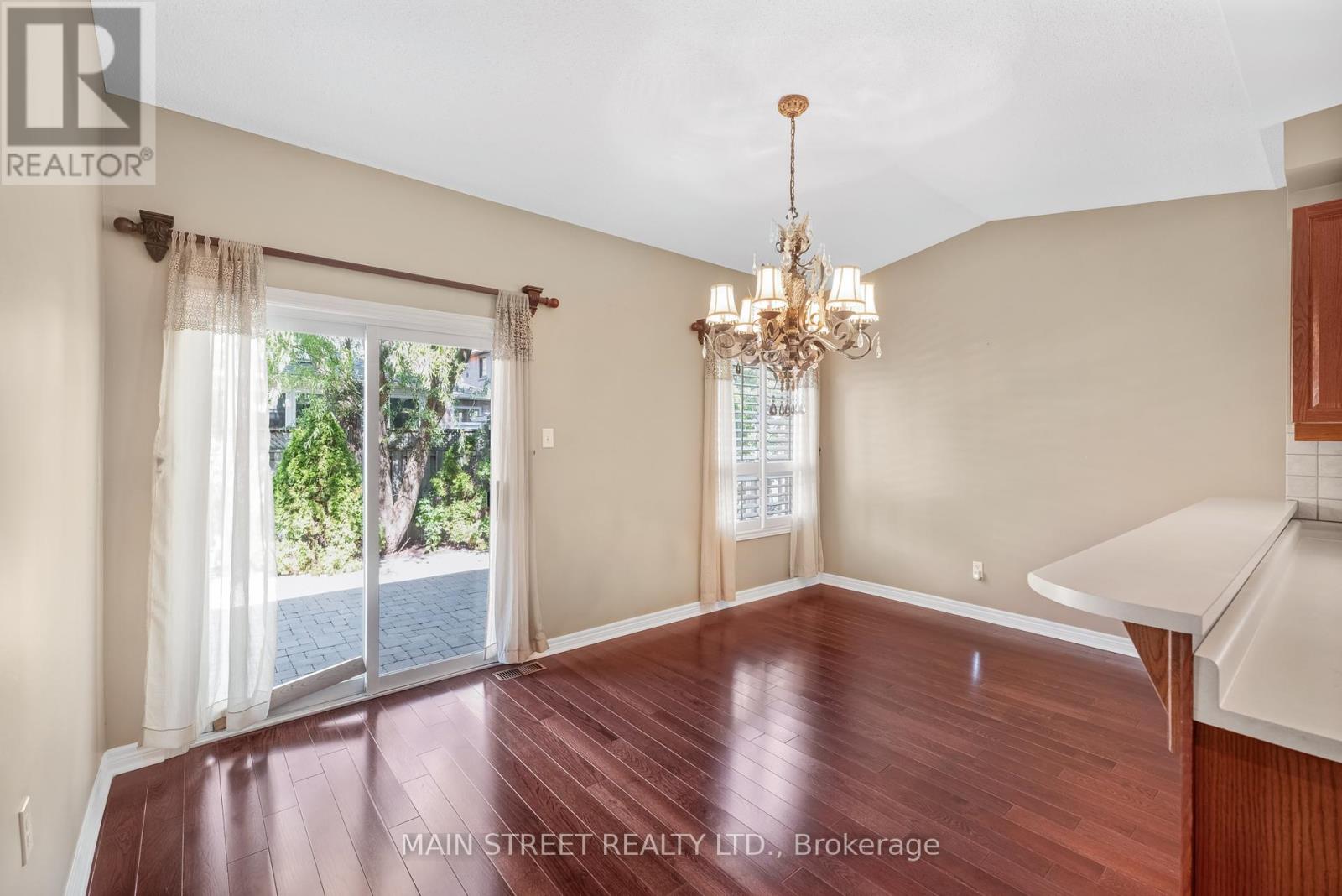110 Tierra Avenue, Vaughan, Ontario  L6A 2Z4 - Photo 13 - N12437356