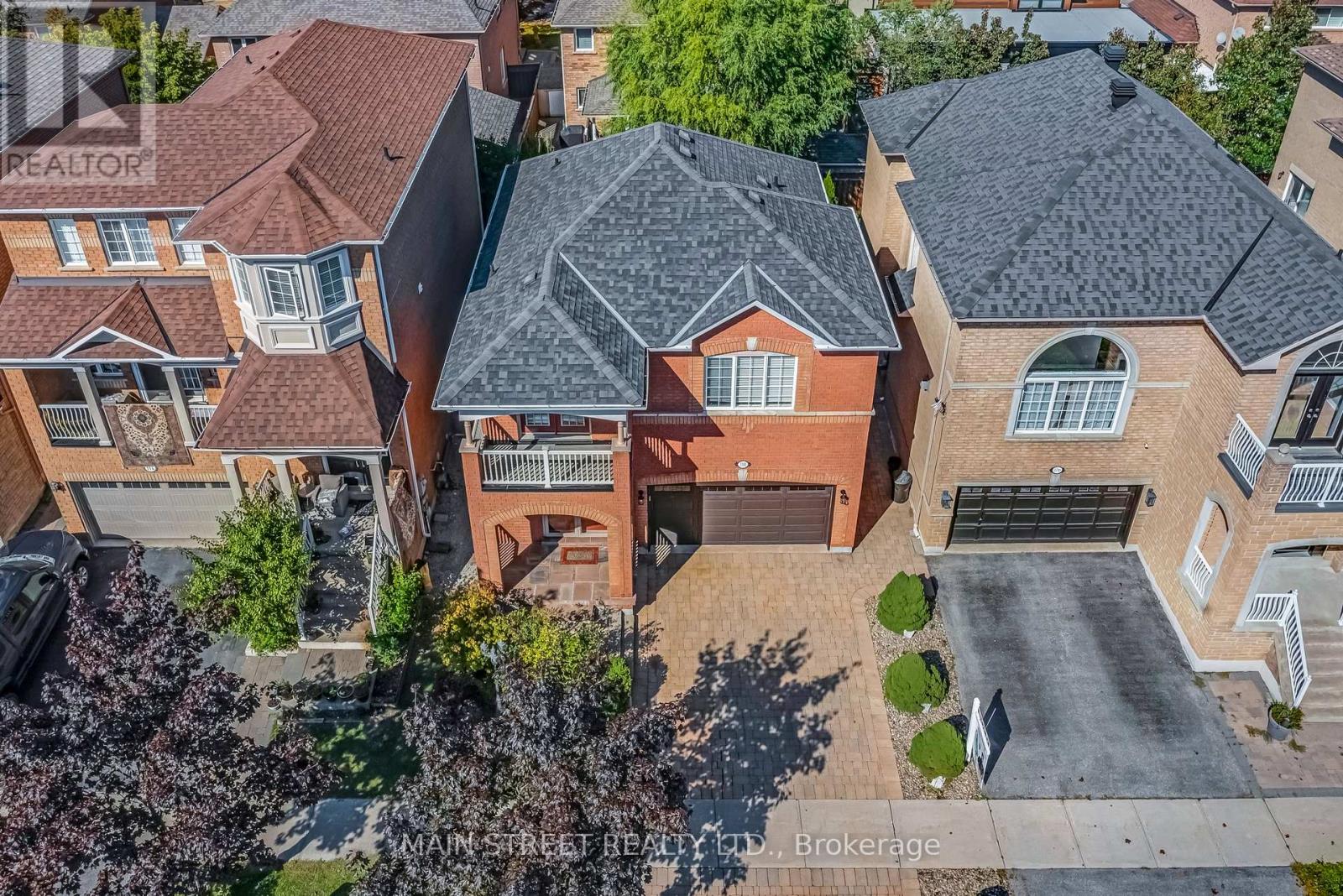 110 Tierra Avenue, Vaughan, Ontario  L6A 2Z4 - Photo 3 - N12437356