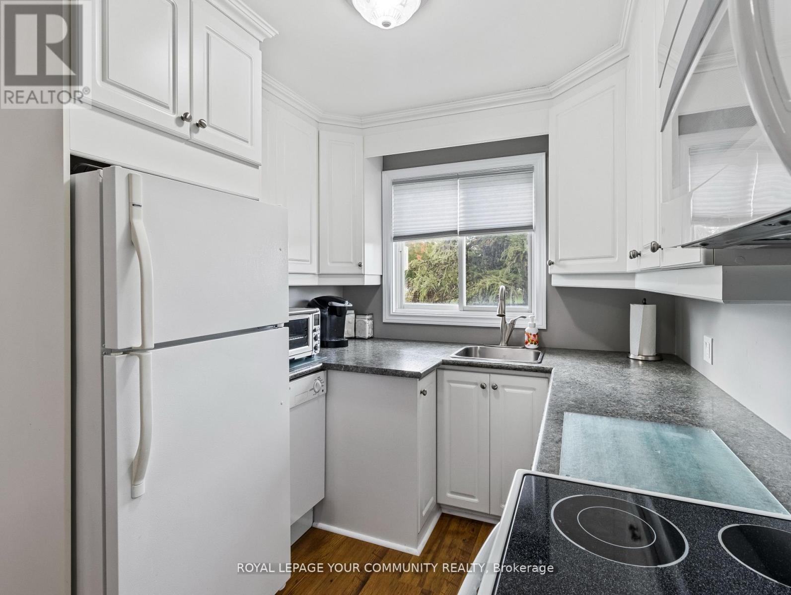 139 Queen Street, Newmarket, Ontario  L3Y 2E9 - Photo 12 - N12437358