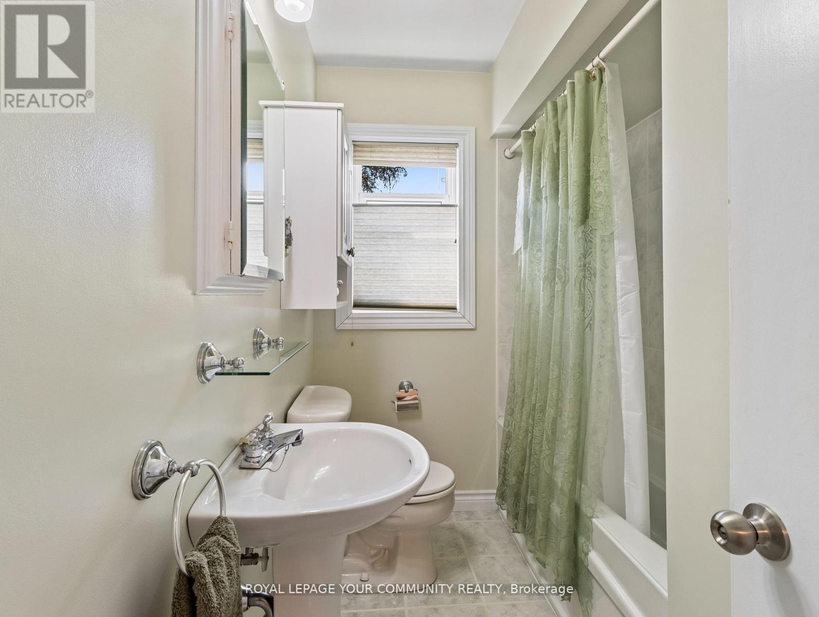 139 Queen Street, Newmarket, Ontario  L3Y 2E9 - Photo 19 - N12437358