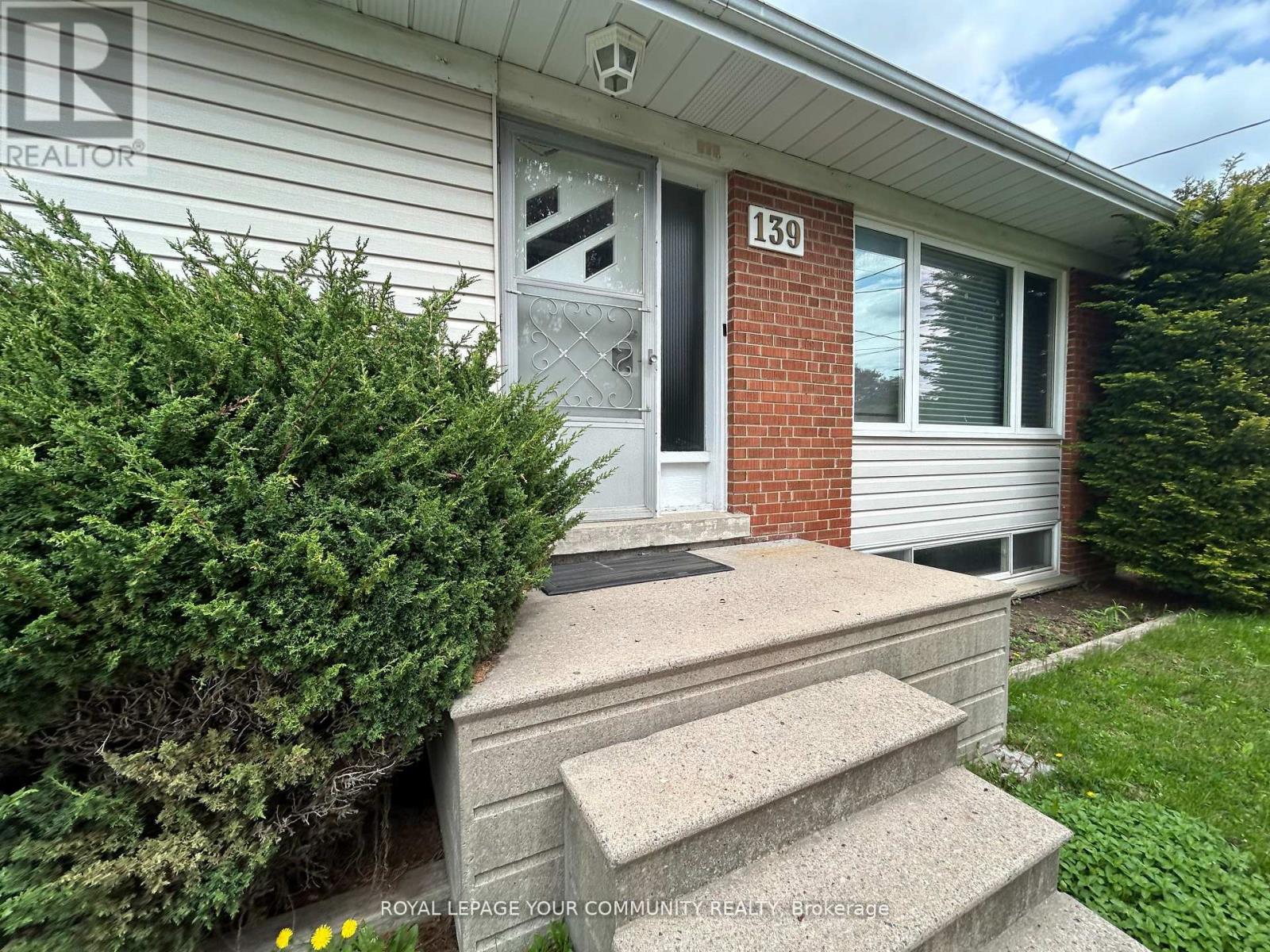 139 Queen Street, Newmarket, Ontario  L3Y 2E9 - Photo 3 - N12437358