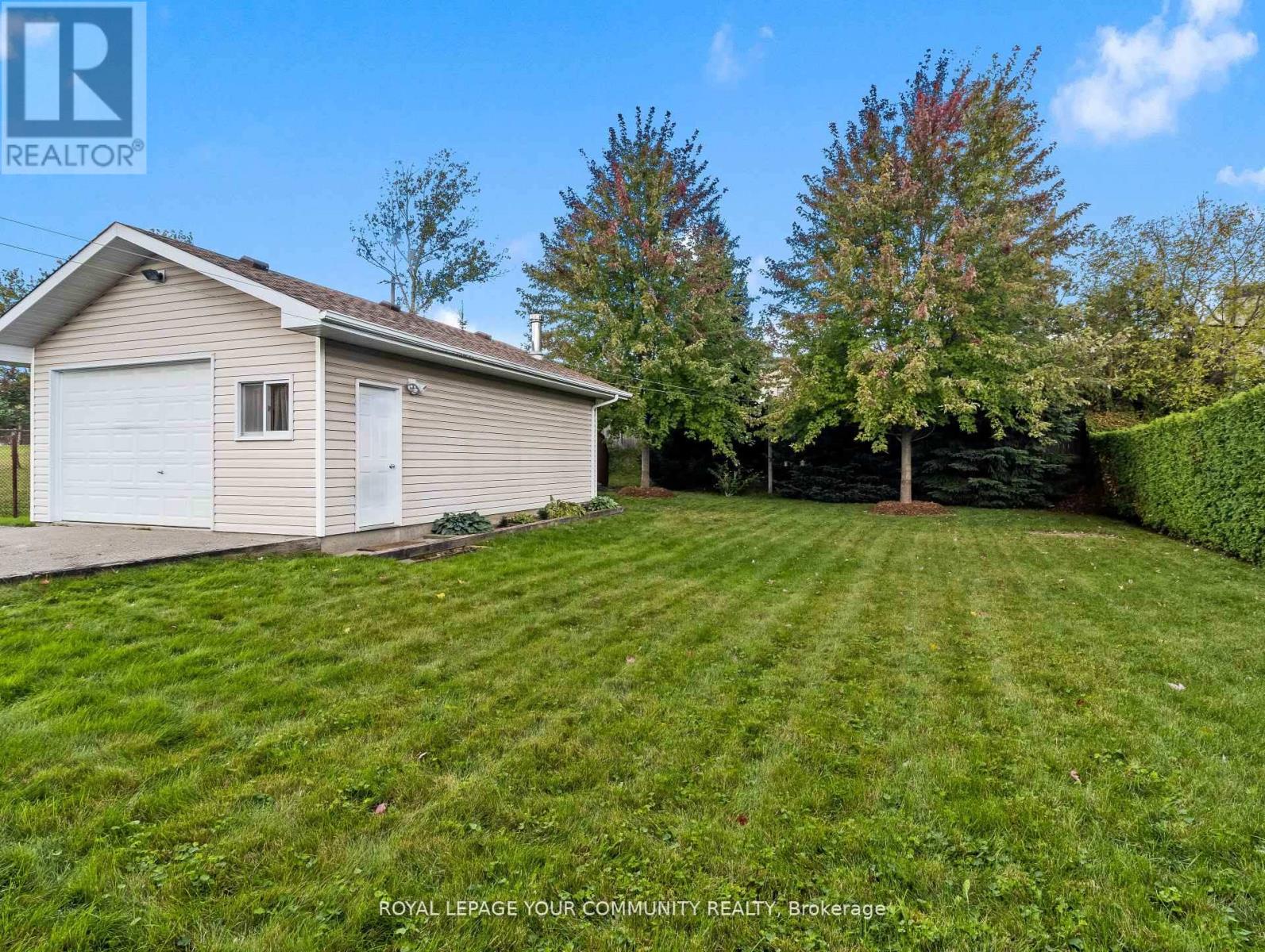 139 Queen Street, Newmarket, Ontario  L3Y 2E9 - Photo 5 - N12437358