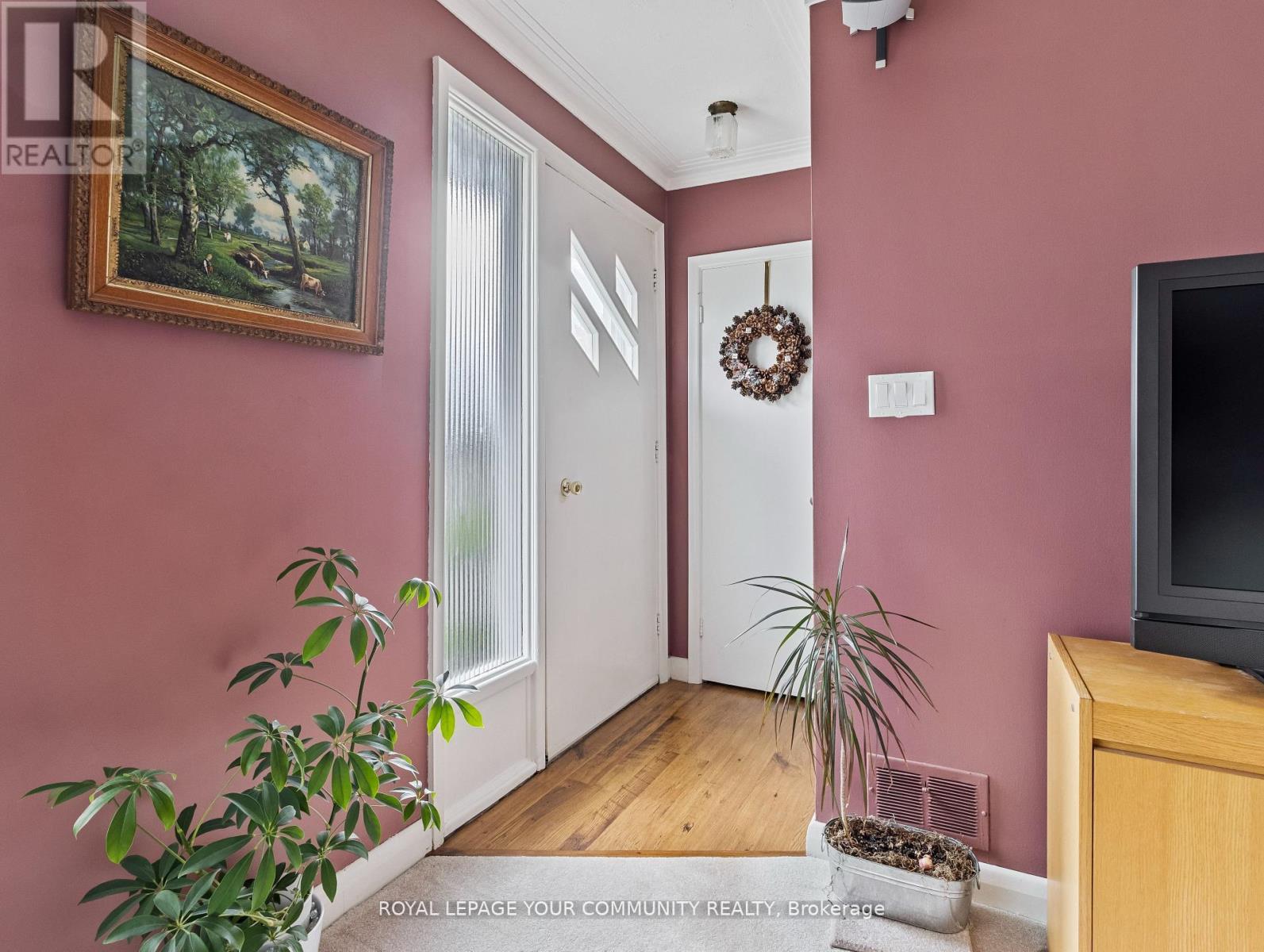 139 Queen Street, Newmarket, Ontario  L3Y 2E9 - Photo 9 - N12437358