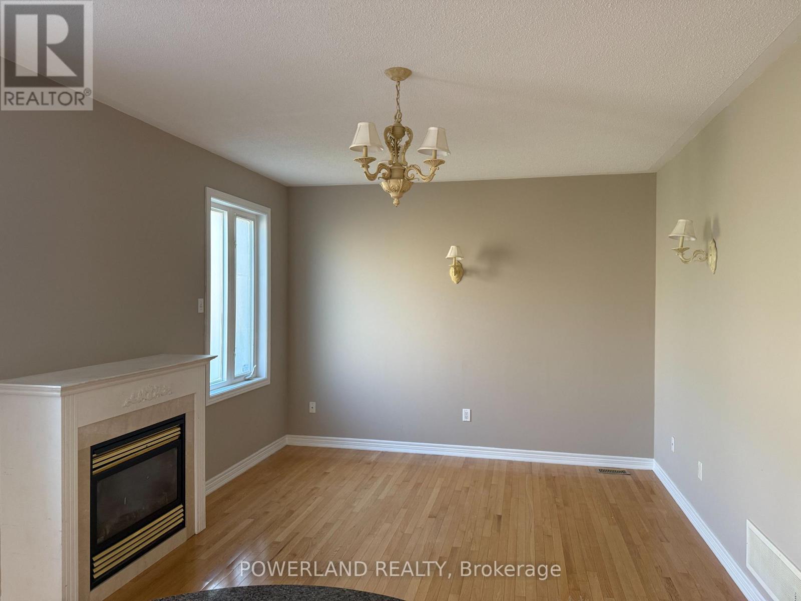 16 Ravine Edge Drive, Richmond Hill, Ontario  L4E 4J2 - Photo 3 - N12437364