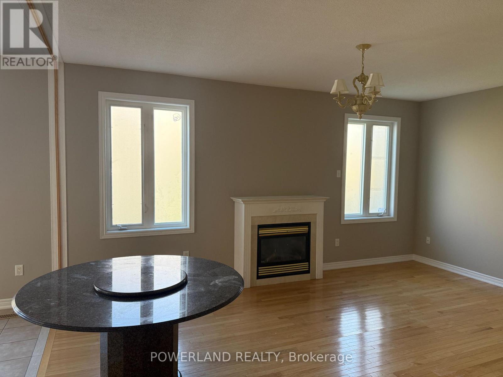 16 Ravine Edge Drive, Richmond Hill, Ontario  L4E 4J2 - Photo 4 - N12437364