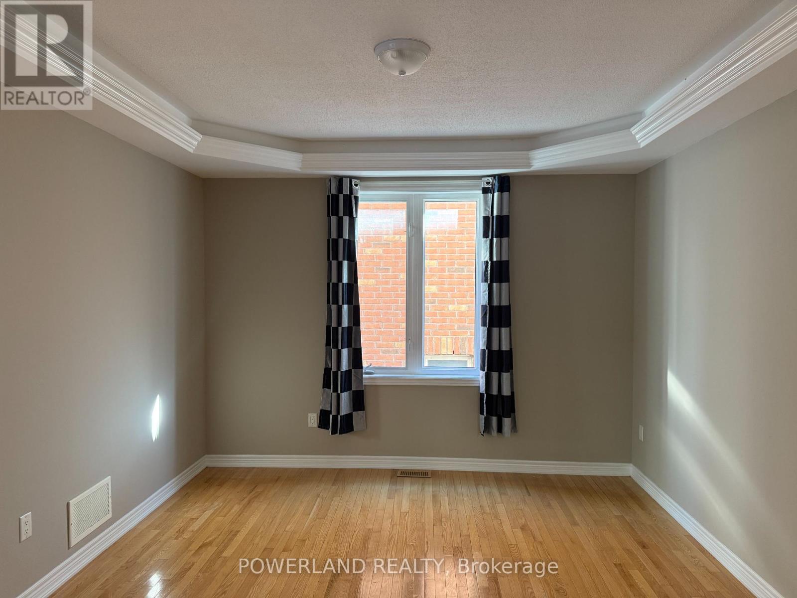 16 Ravine Edge Drive, Richmond Hill, Ontario  L4E 4J2 - Photo 5 - N12437364