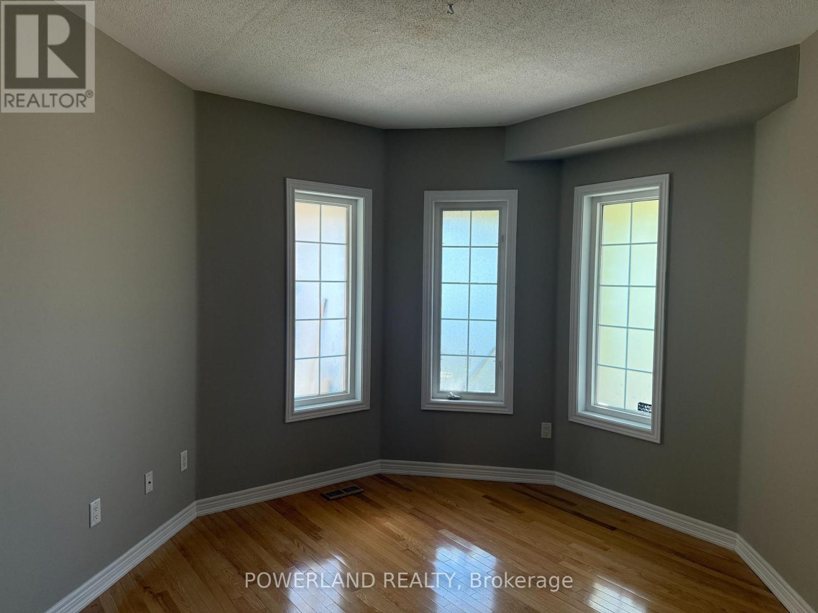 16 Ravine Edge Drive, Richmond Hill, Ontario  L4E 4J2 - Photo 6 - N12437364
