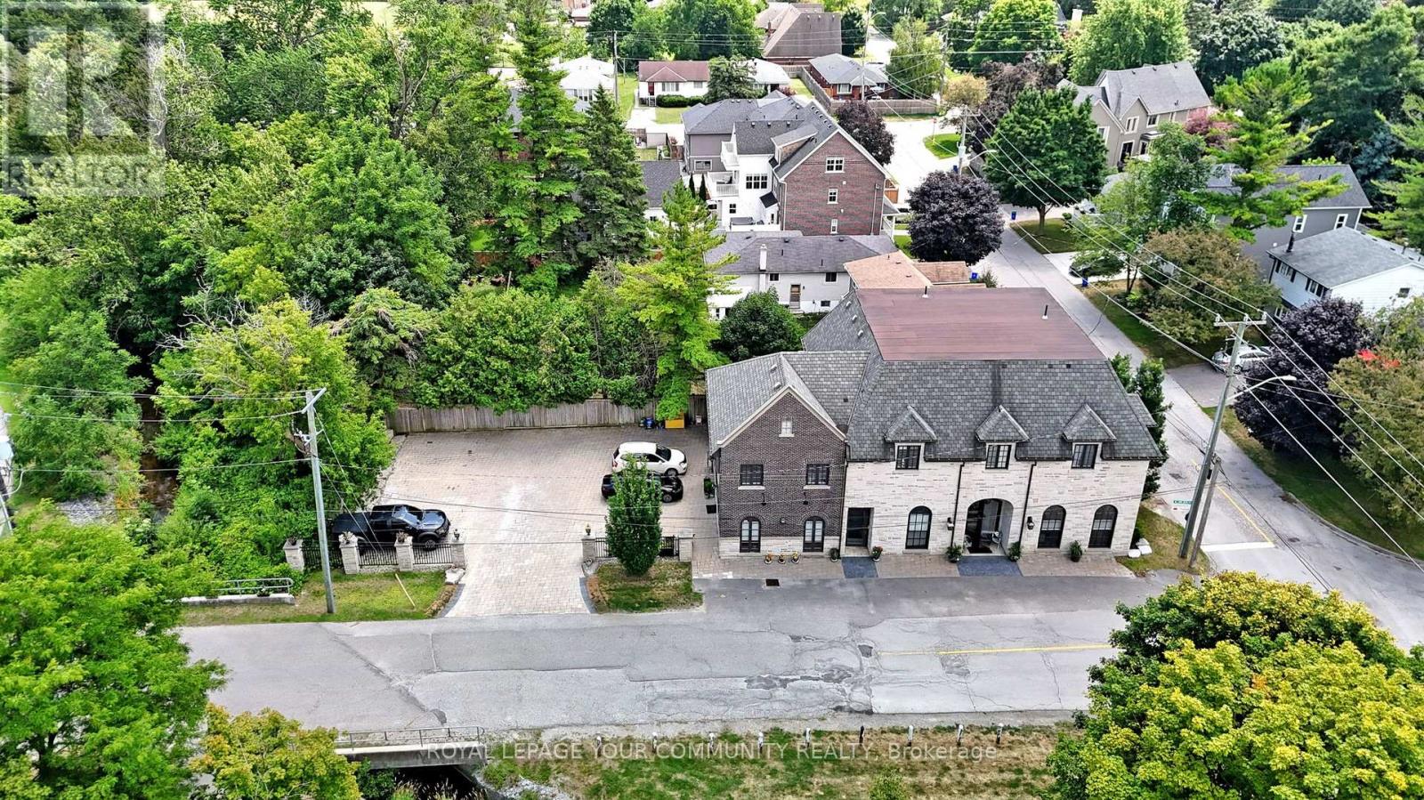 42 Somerville Street, Whitchurch-Stouffville, Ontario  L4A 1G6 - Photo 3 - N12437375