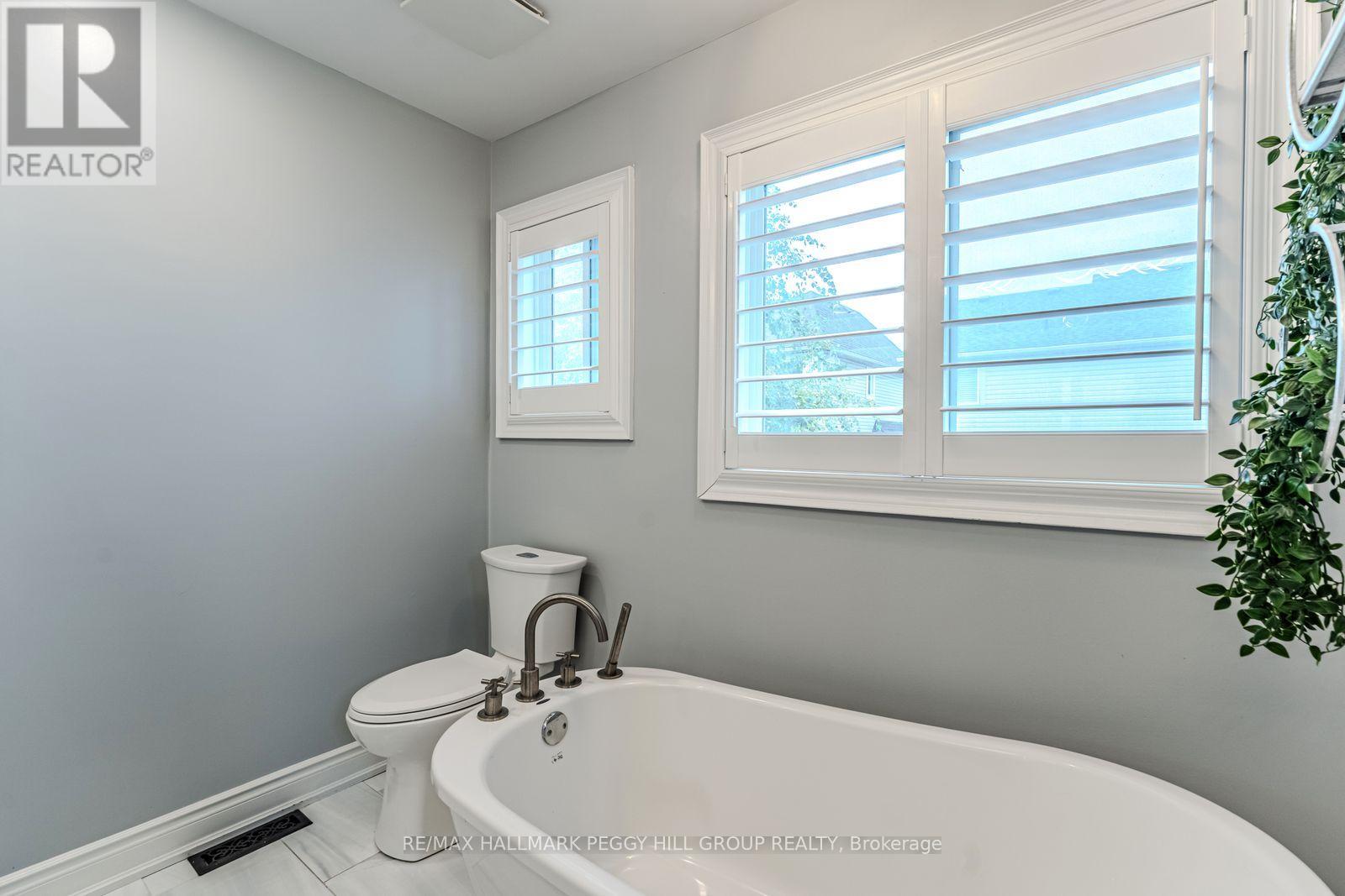170 Thrushwood Drive, Barrie, Ontario  L4N 0Z1 - Photo 10 - S12437333