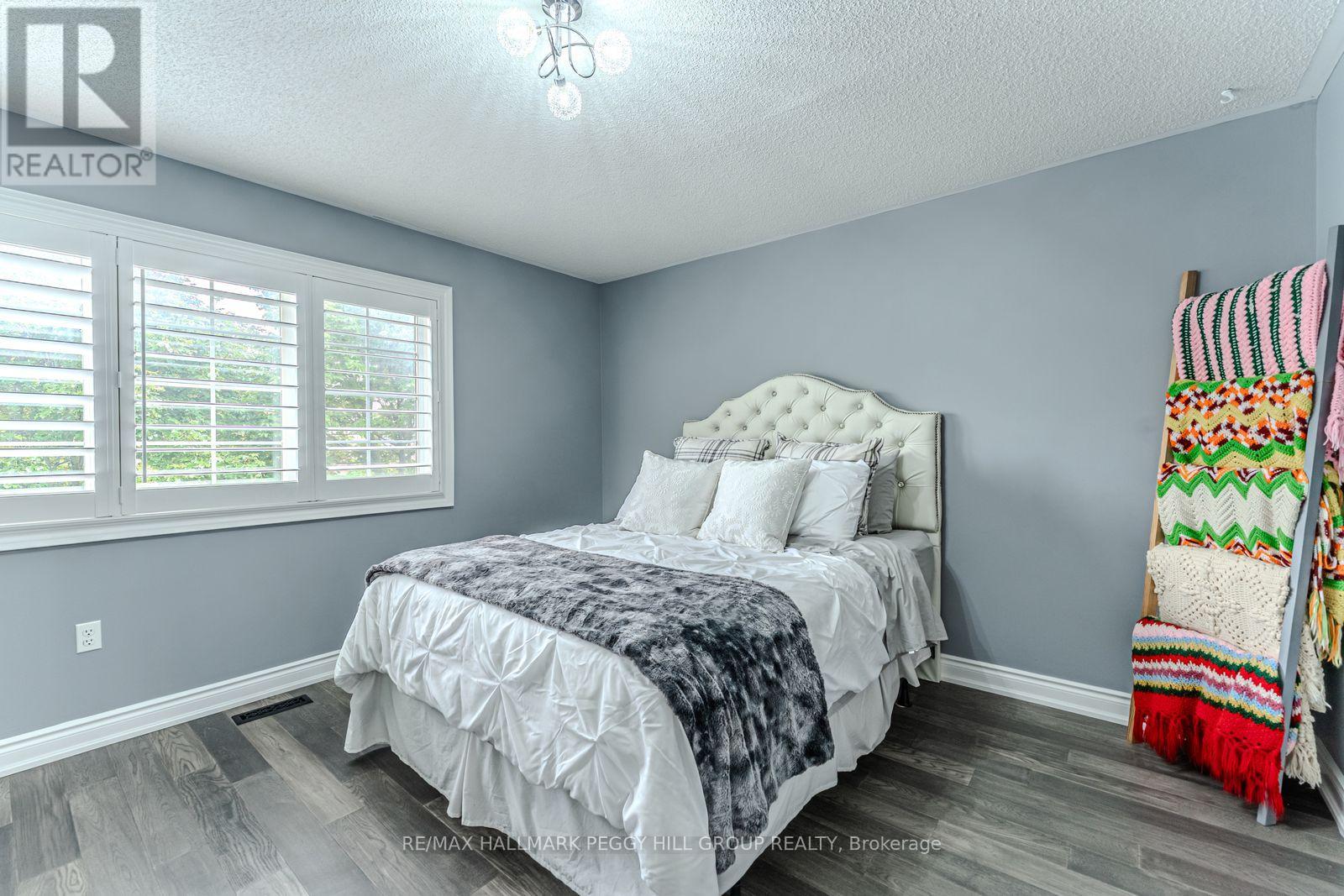 170 Thrushwood Drive, Barrie, Ontario  L4N 0Z1 - Photo 11 - S12437333