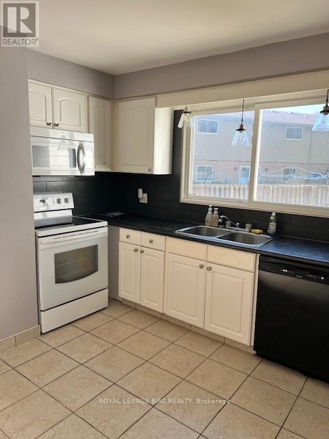 4227 Briarwood Avenue, Niagara Falls (Morrison), Ontario  L2E 6Z1 - Photo 5 - X12437422