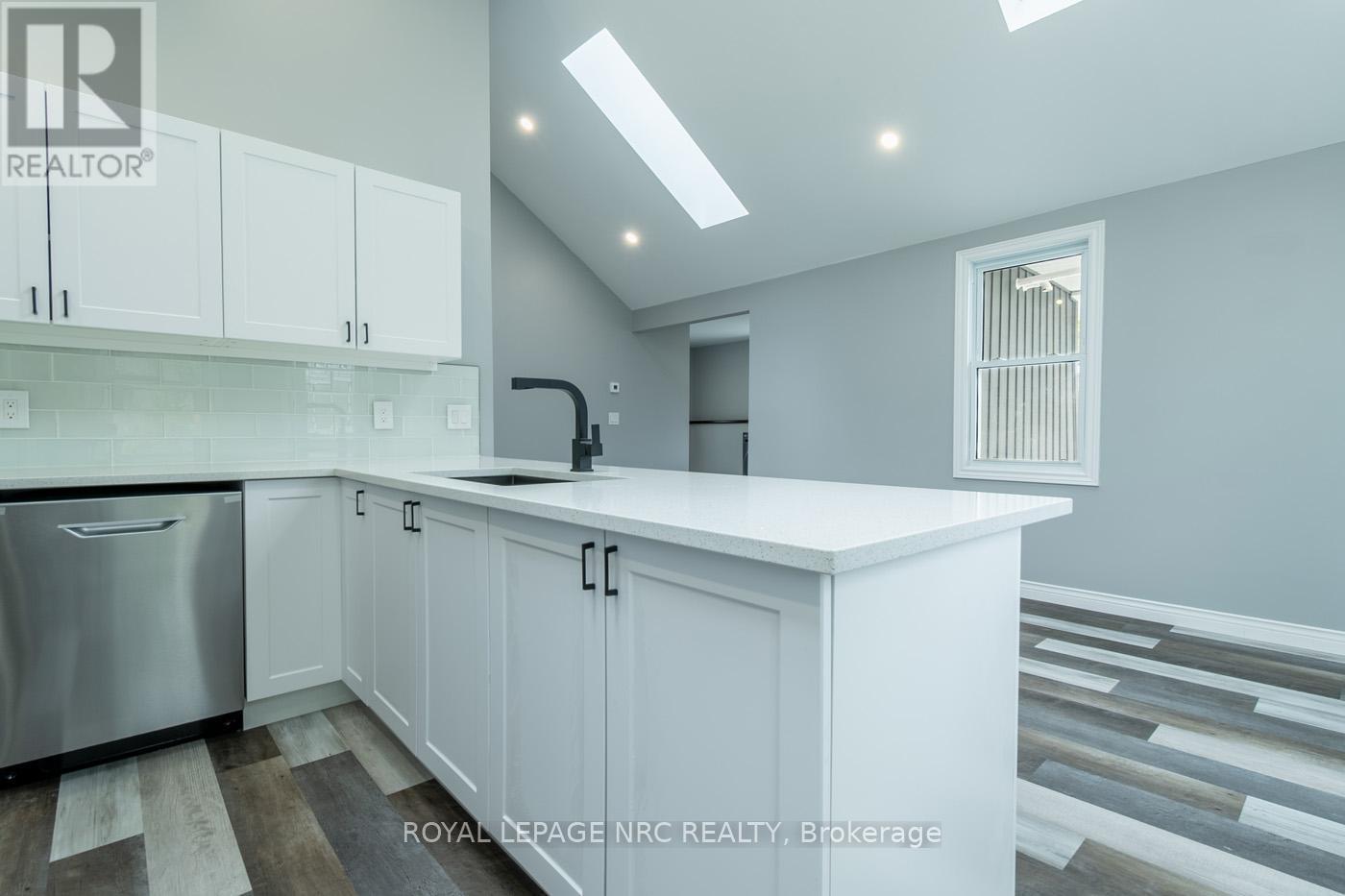 10556 Woodland Drive, Wainfleet (Lakeshore), Ontario  L3K 5V4 - Photo 11 - X12437540