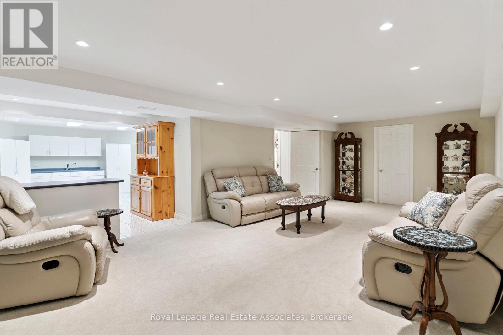 7 Powder Mill Court, Brampton (Sandringham-Wellington), Ontario  L6R 1W5 - Photo 30 - W12437108