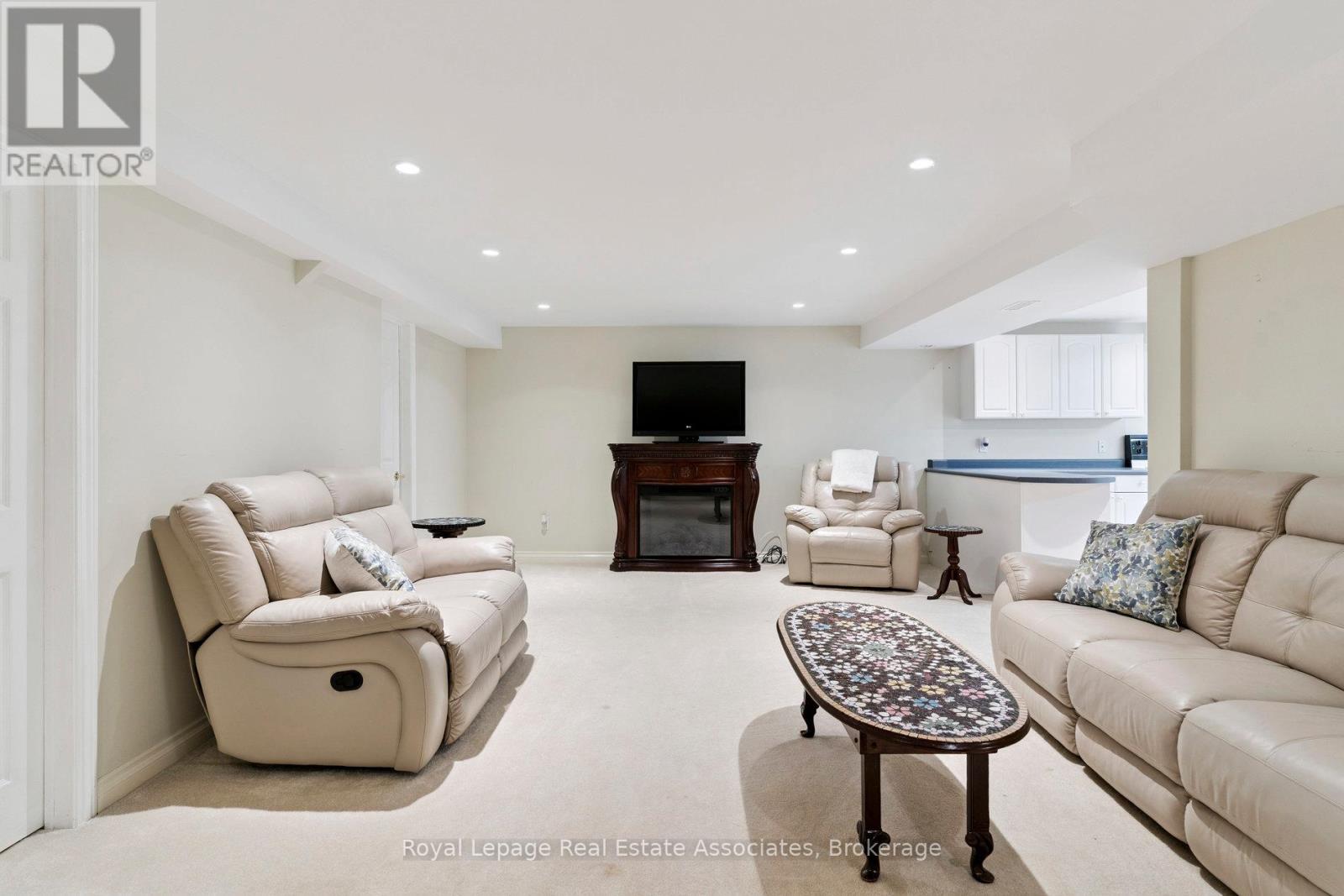 7 Powder Mill Court, Brampton (Sandringham-Wellington), Ontario  L6R 1W5 - Photo 31 - W12437108
