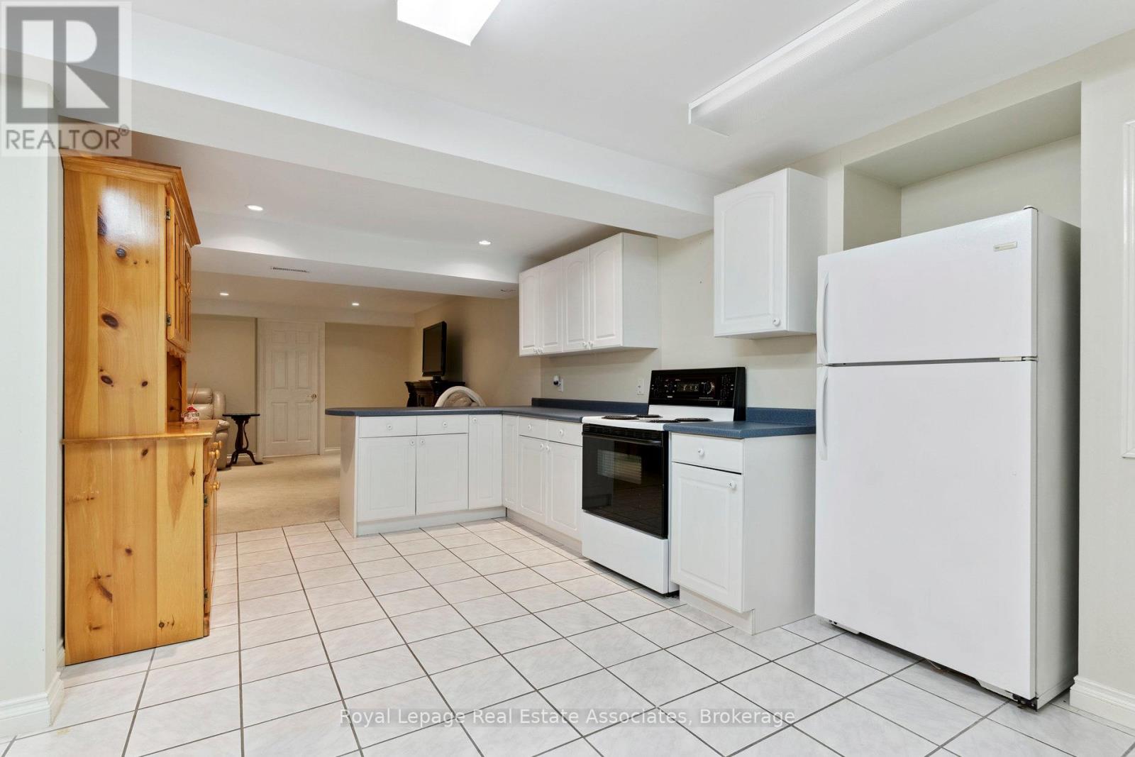 7 Powder Mill Court, Brampton (Sandringham-Wellington), Ontario  L6R 1W5 - Photo 32 - W12437108